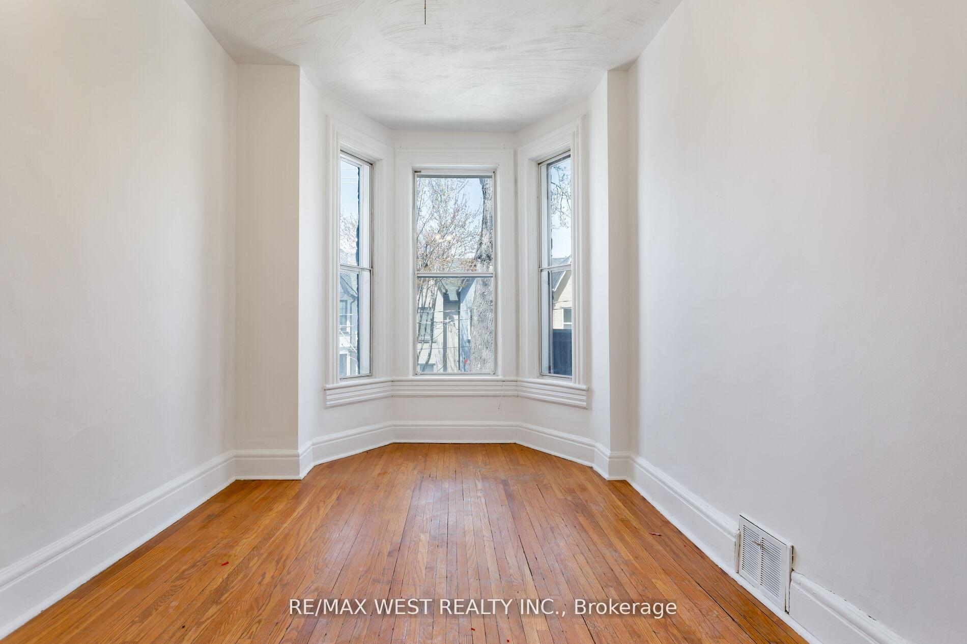 Photo 34 of 39 Noble Street, Toronto, Roncesvalles — HOMEH