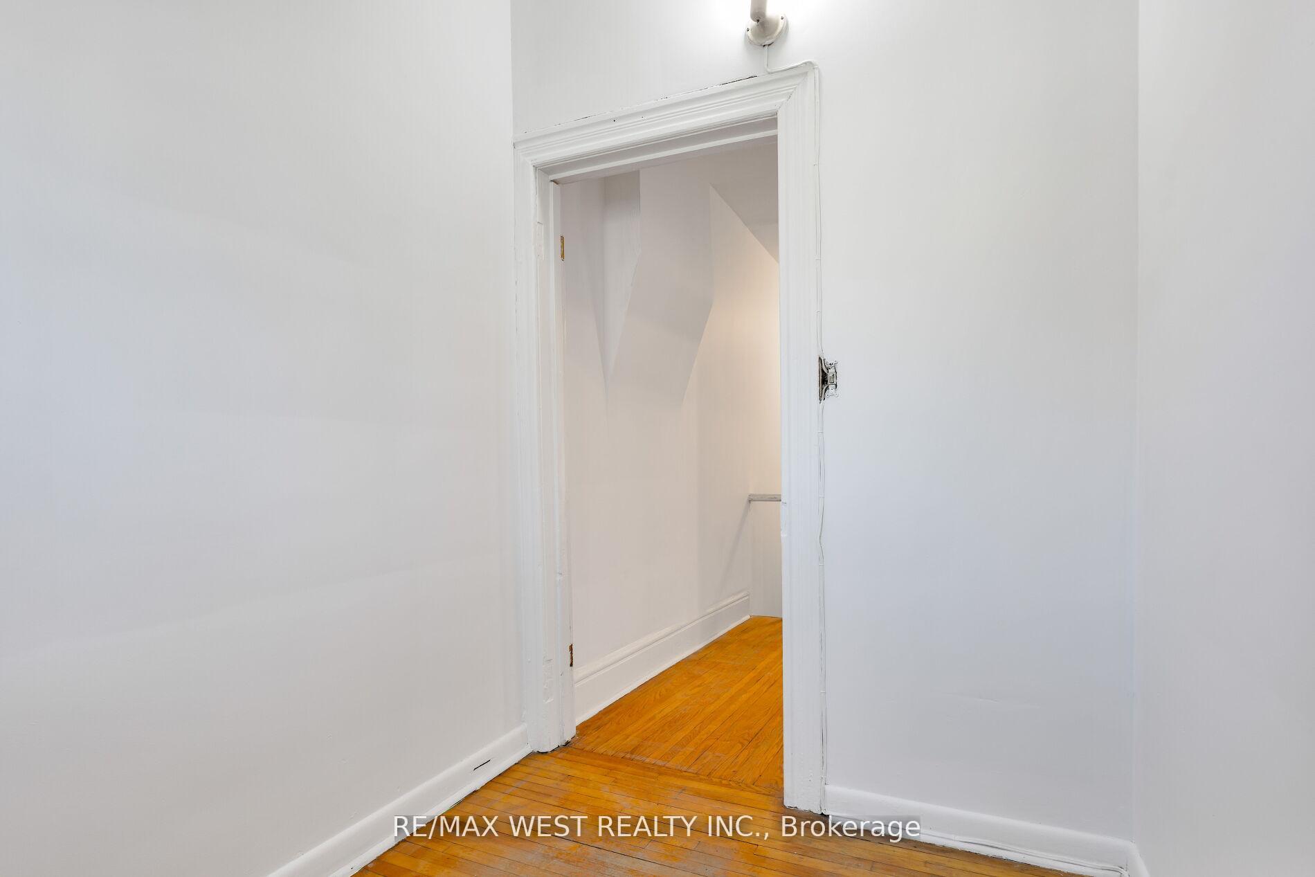 Photo 36 of 39 Noble Street, Toronto, Roncesvalles — HOMEH