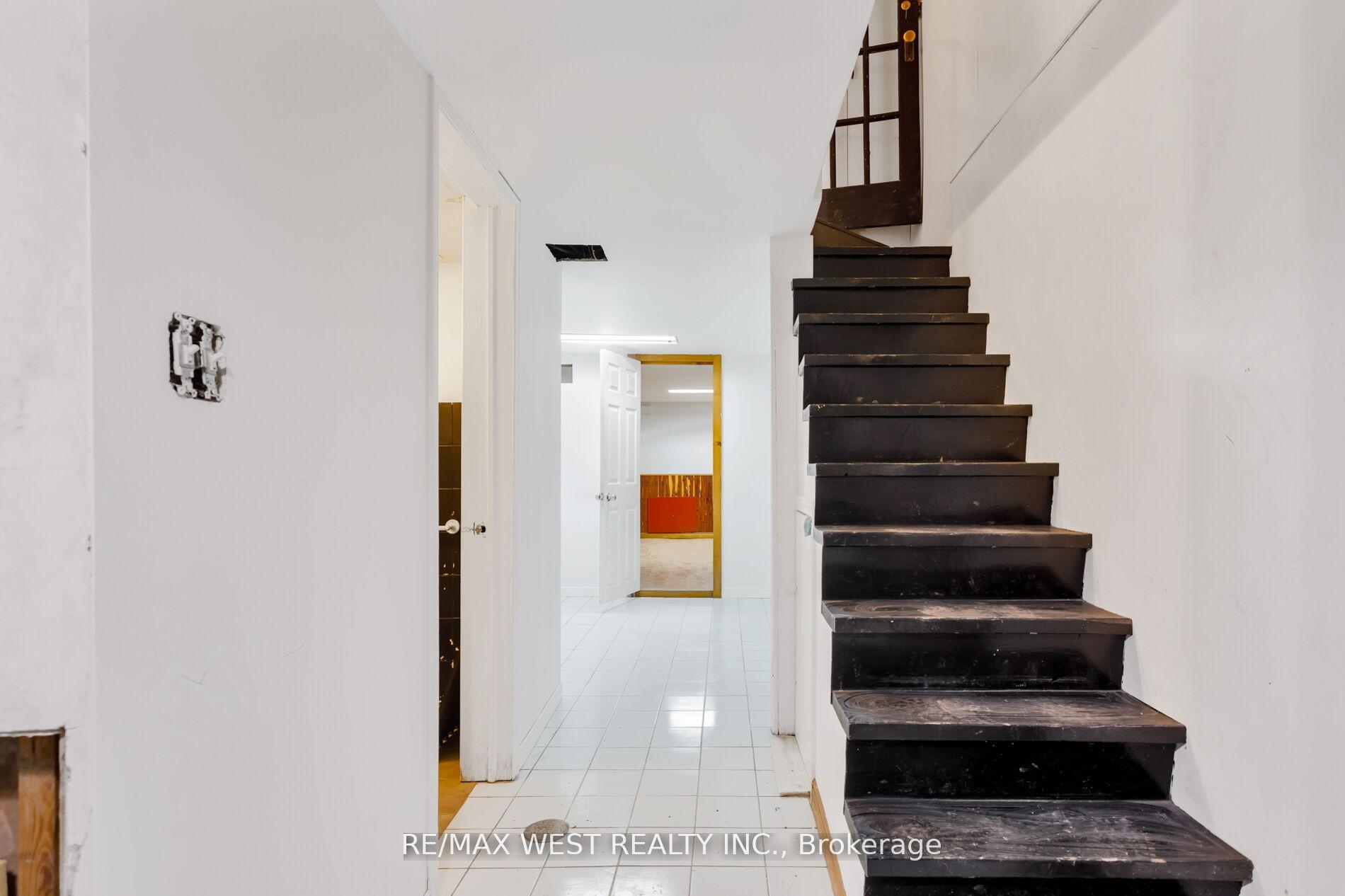 Photo 44 of 39 Noble Street, Toronto, Roncesvalles — HOMEH