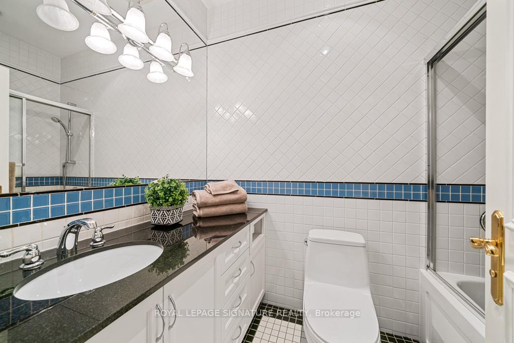 Photo 10 of 428 Glengrove Avenue, Toronto, Bedford Park-Nortown — HOMEH