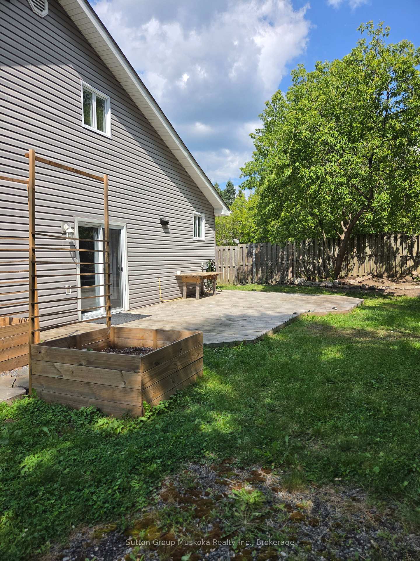 Photo 5 of 11 West Road, Huntsville — HOMEH