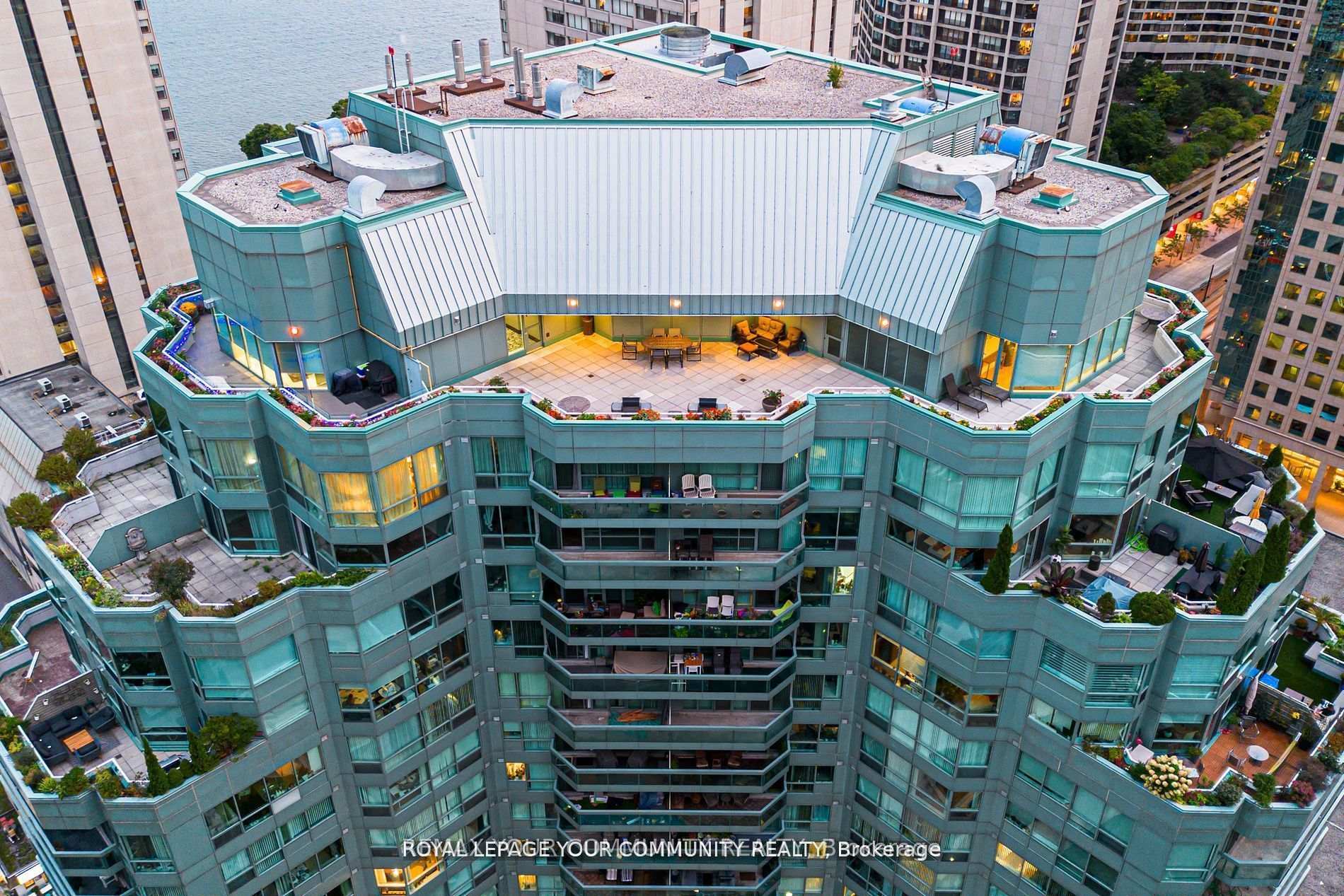Photo 24 of Unit 2402, 10 Queens Quay W, Toronto, Waterfront Communities — HOMEH