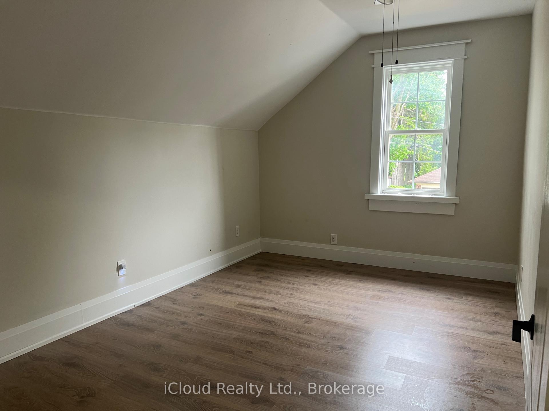 Photo 10 of 71 Osprey Street S, Southgate — HOMEH