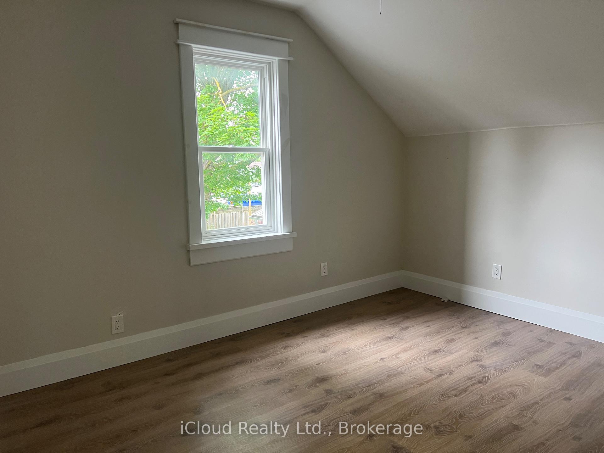 Photo 11 of 71 Osprey Street S, Southgate — HOMEH