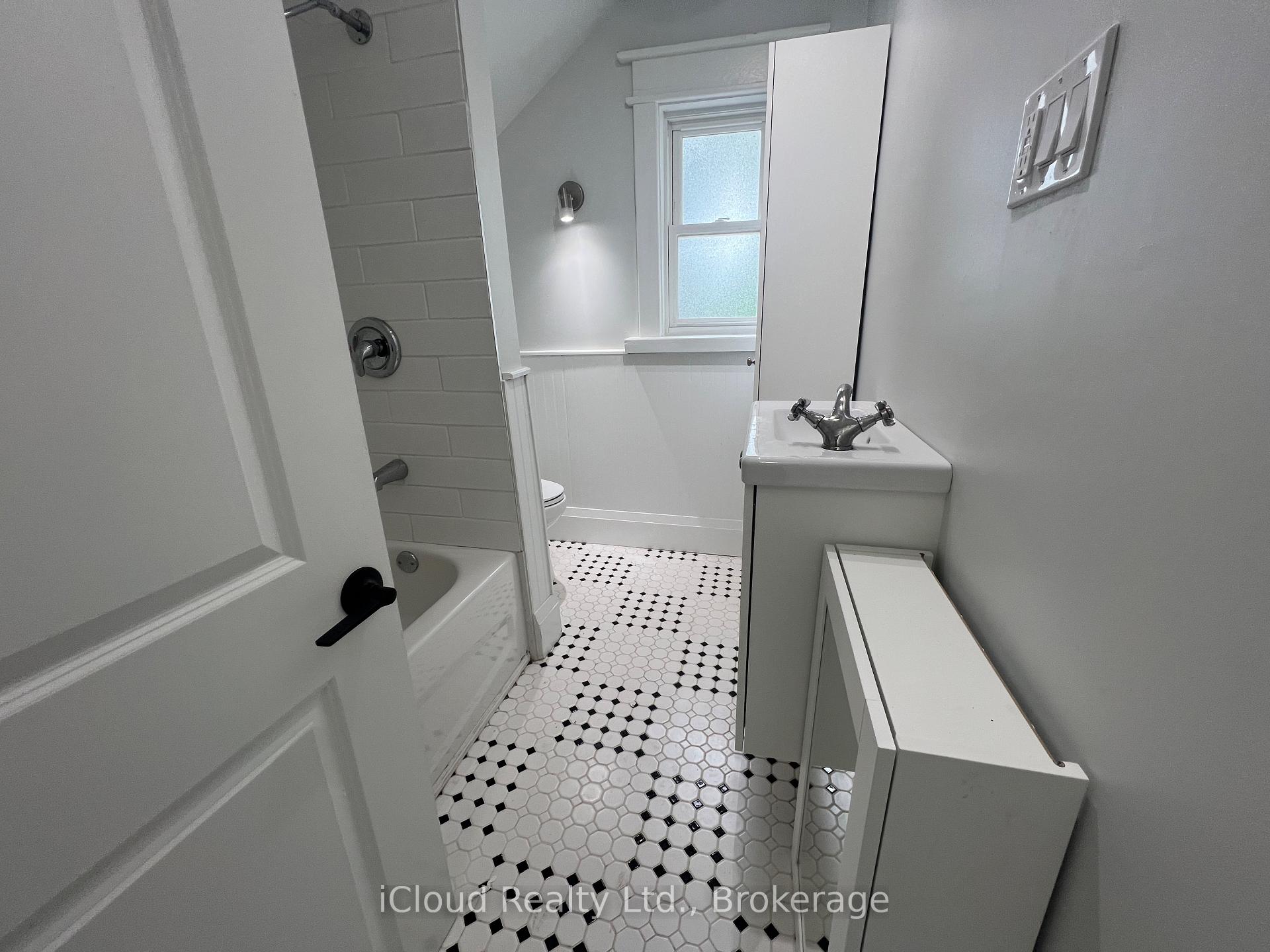 Photo 21 of 71 Osprey Street S, Southgate — HOMEH