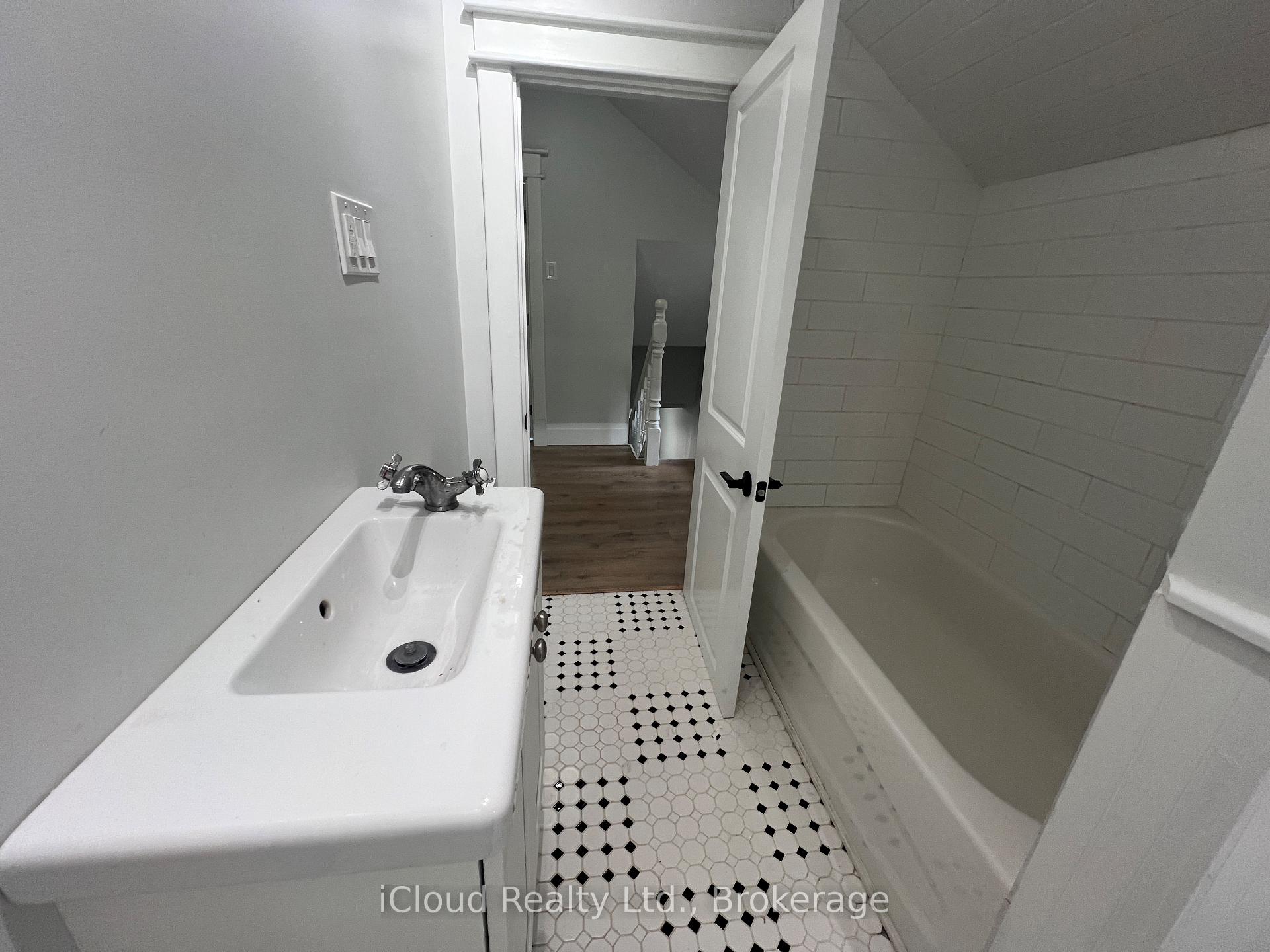 Photo 22 of 71 Osprey Street S, Southgate — HOMEH