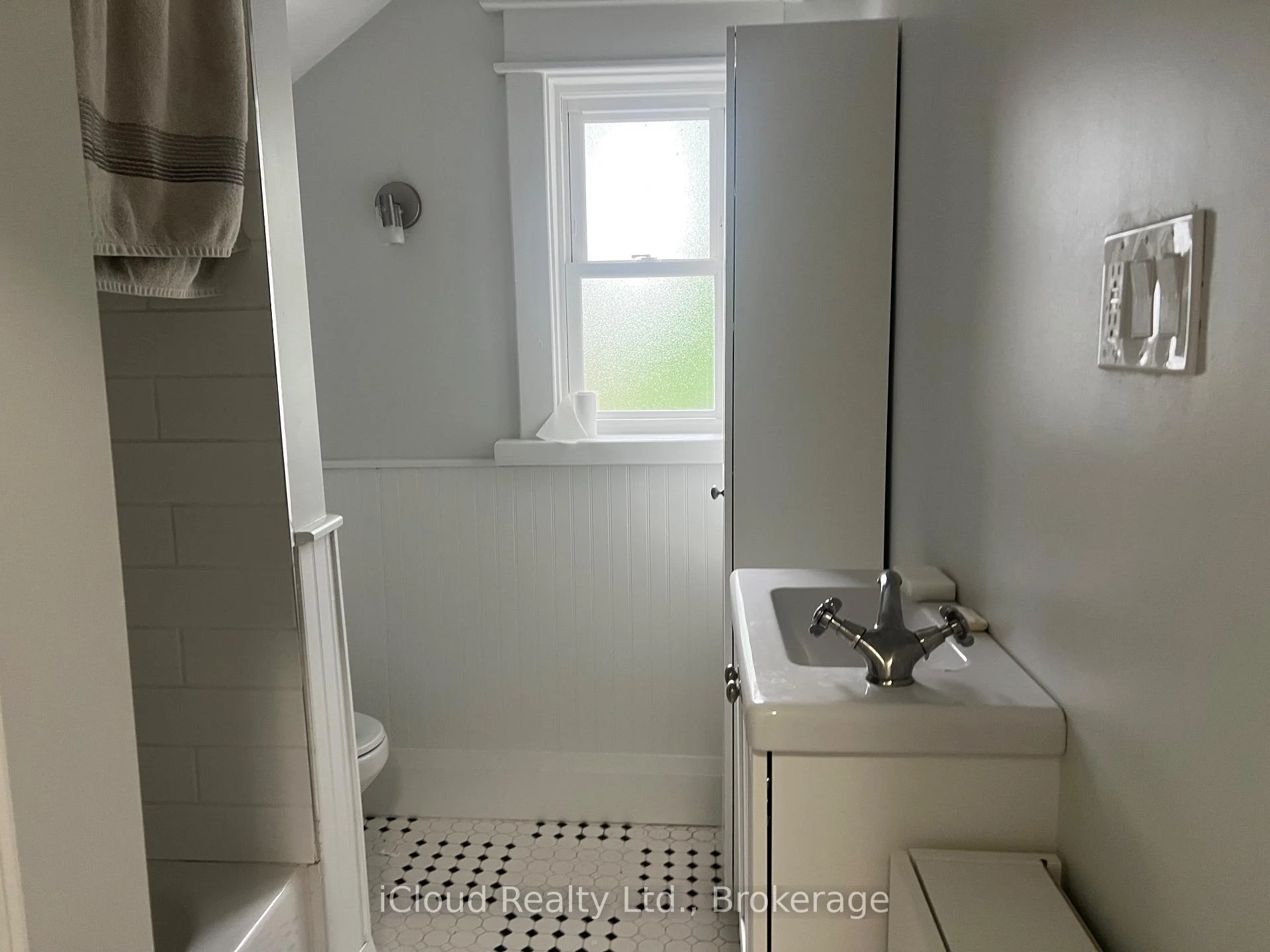 Photo 12 of 71 Osprey Street S, Southgate — HOMEH