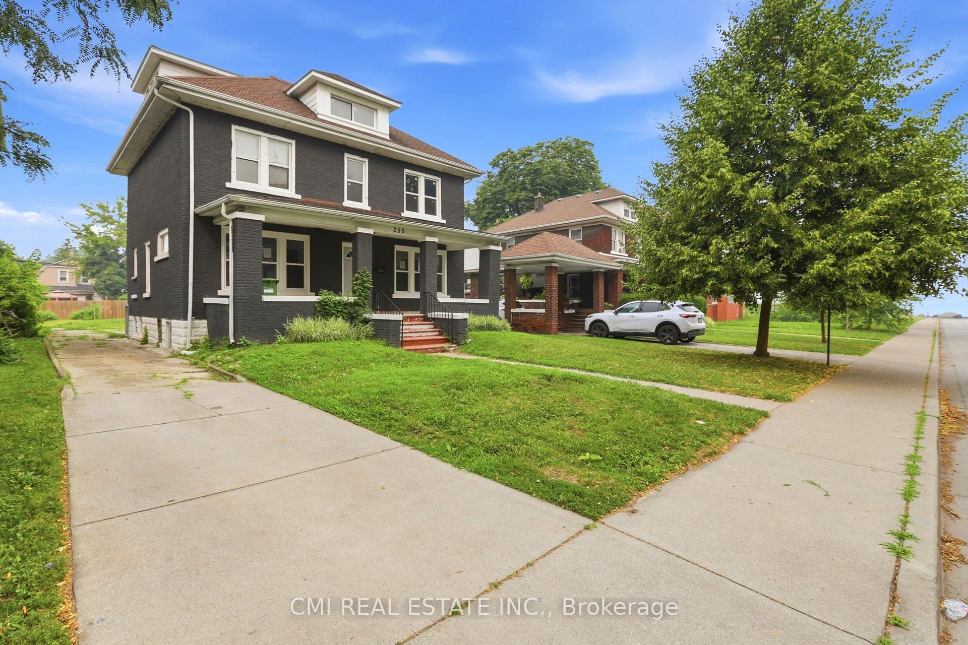 Photo 3 of 255 Hall Avenue, Windsor, Walkerville — HOMEH