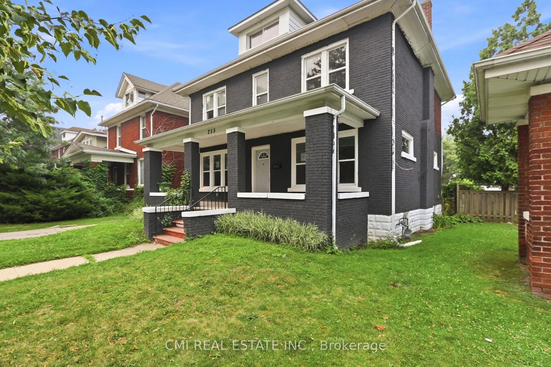 Photo 4 of 255 Hall Avenue, Windsor, Walkerville — HOMEH