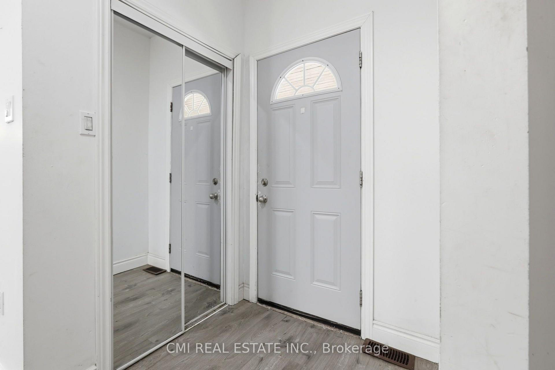 Photo 5 of 255 Hall Avenue, Windsor, Walkerville — HOMEH