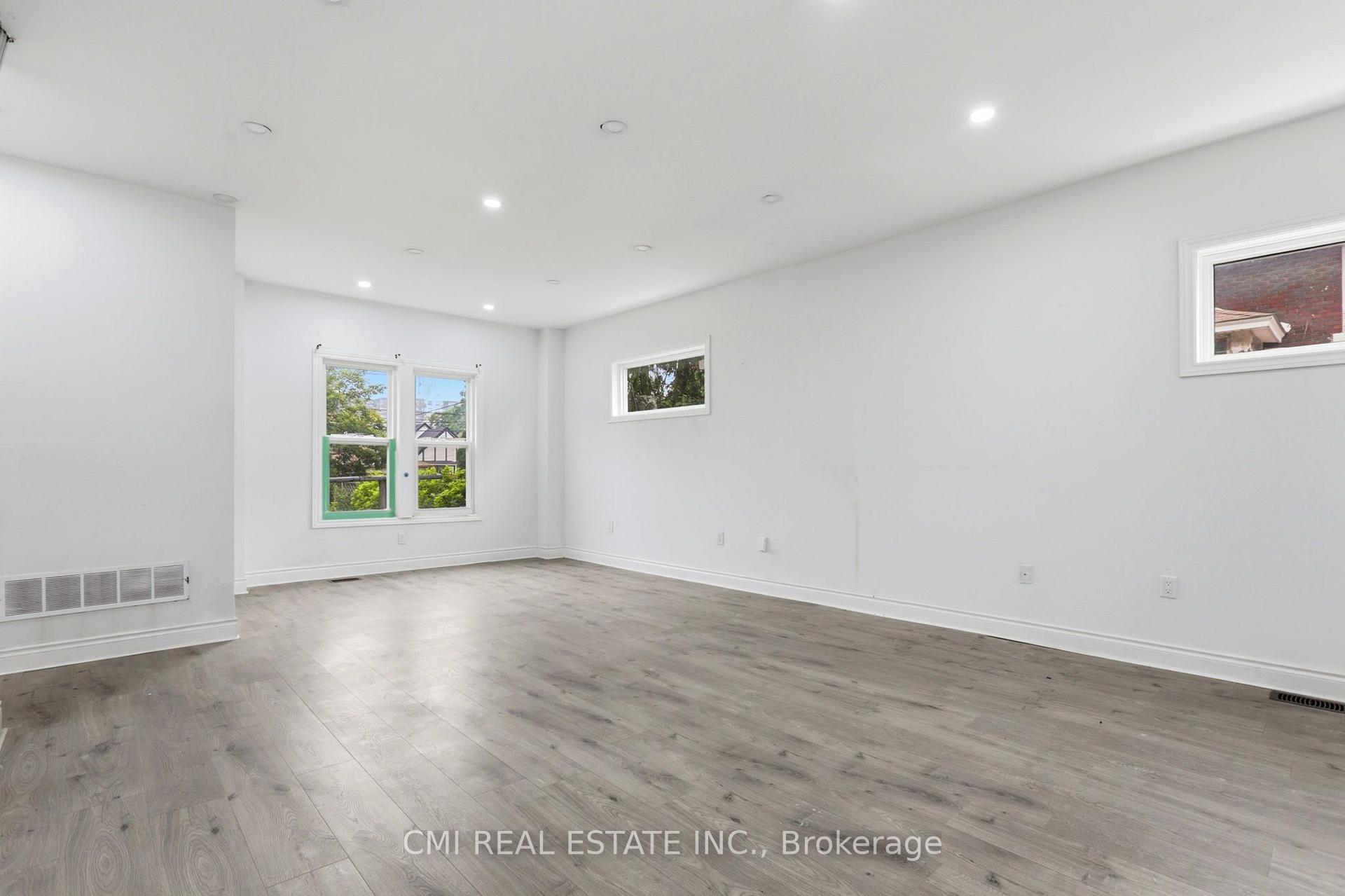 Photo 7 of 255 Hall Avenue, Windsor, Walkerville — HOMEH