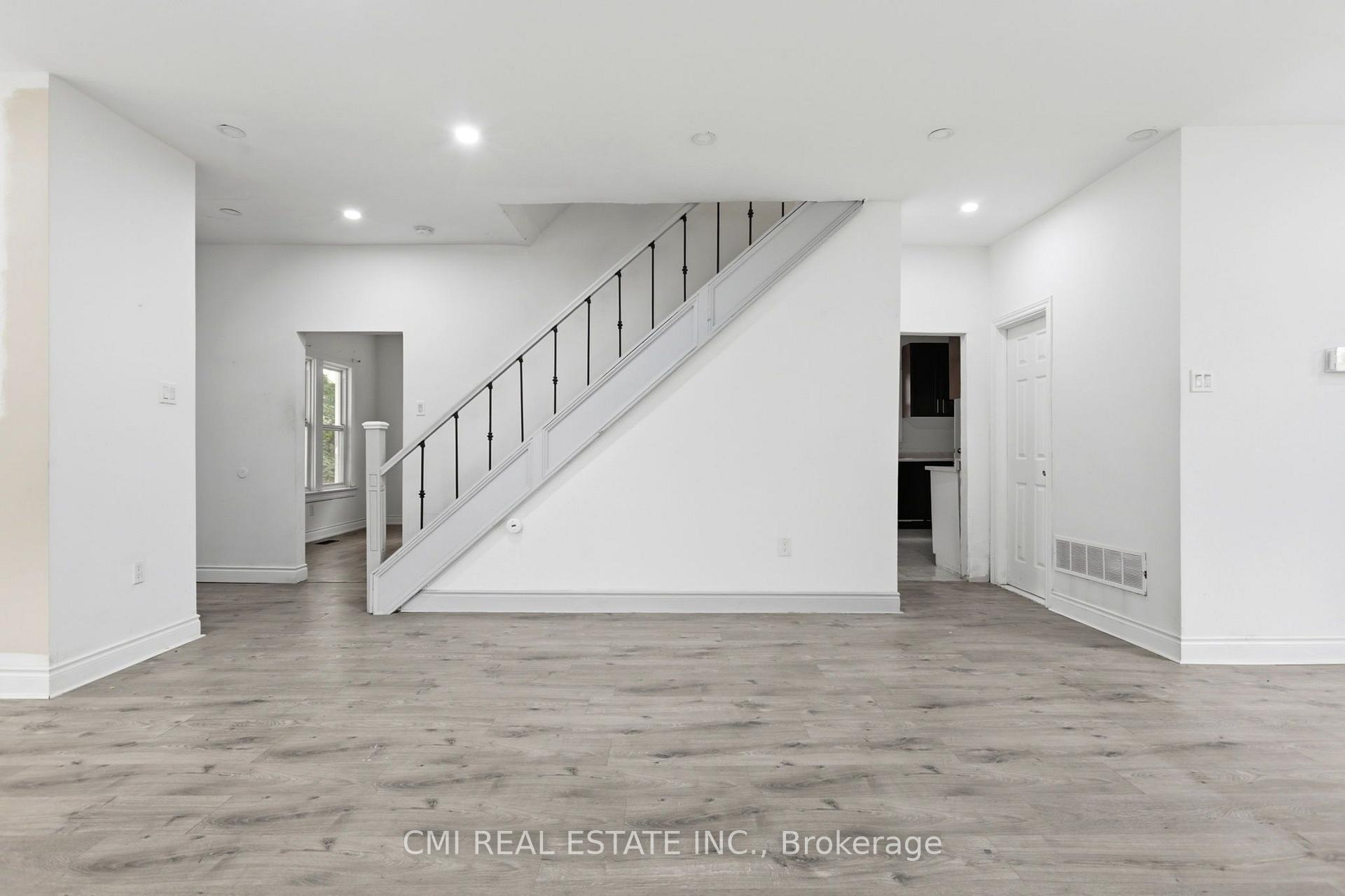 Photo 10 of 255 Hall Avenue, Windsor, Walkerville — HOMEH