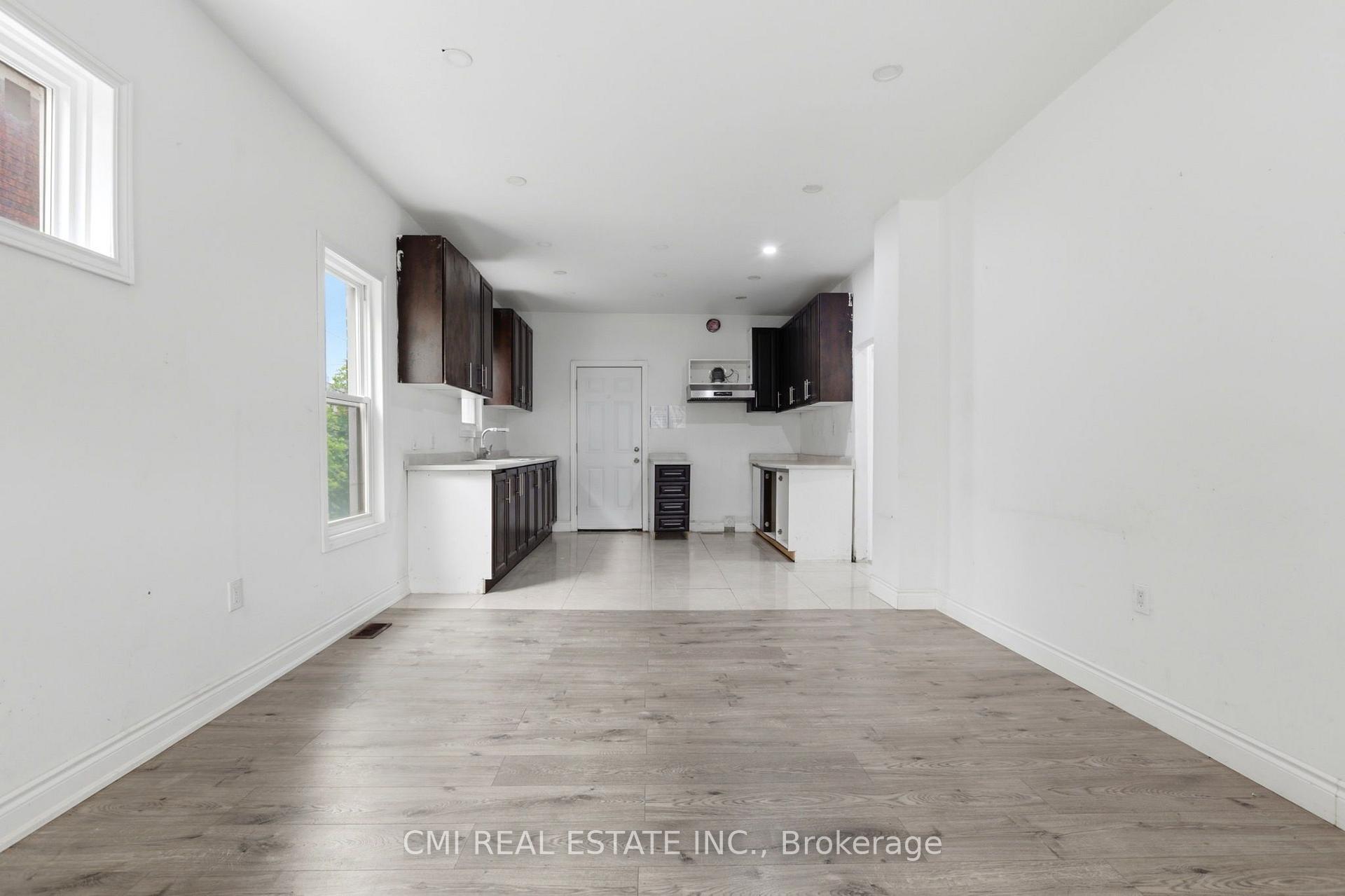 Photo 15 of 255 Hall Avenue, Windsor, Walkerville — HOMEH