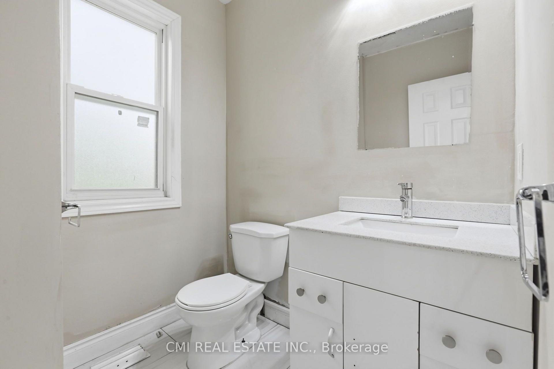 Photo 16 of 255 Hall Avenue, Windsor, Walkerville — HOMEH