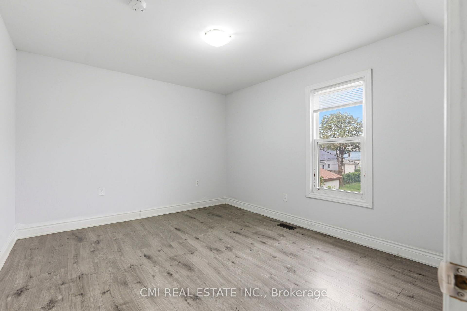Photo 19 of 255 Hall Avenue, Windsor, Walkerville — HOMEH