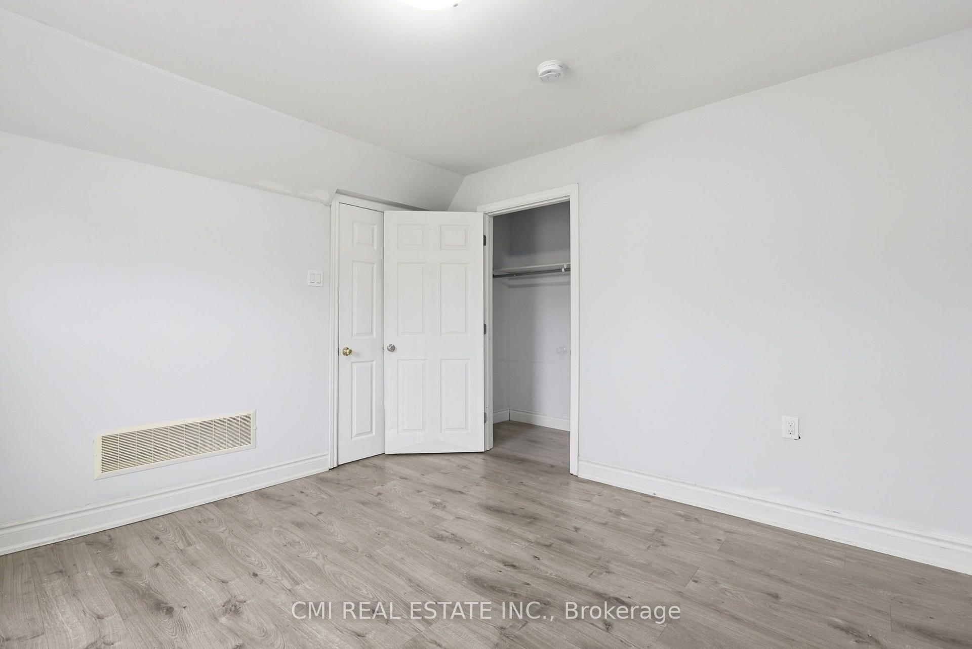 Photo 20 of 255 Hall Avenue, Windsor, Walkerville — HOMEH