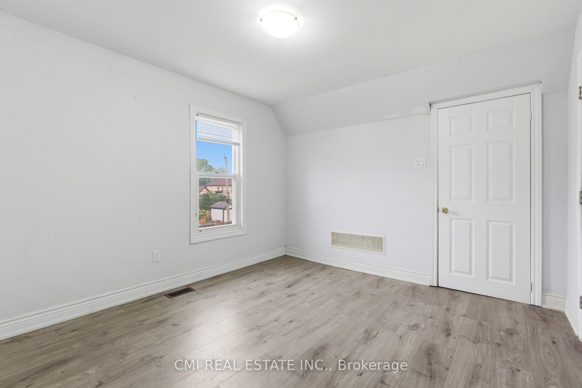Photo 21 of 255 Hall Avenue, Windsor, Walkerville — HOMEH