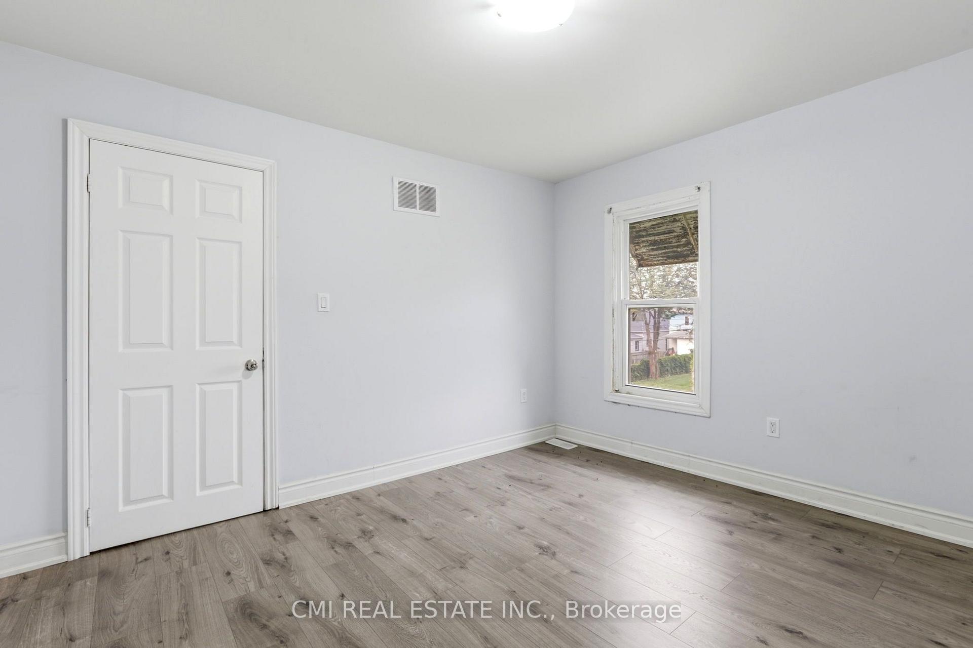 Photo 23 of 255 Hall Avenue, Windsor, Walkerville — HOMEH