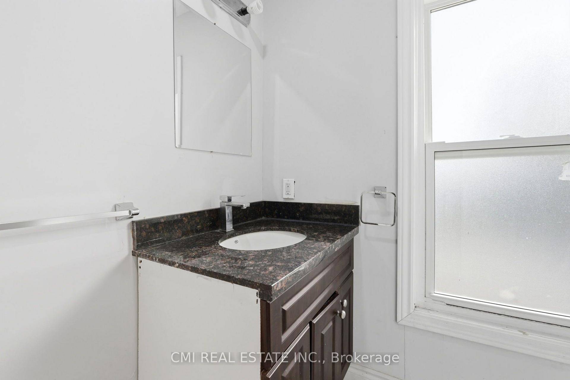 Photo 33 of 255 Hall Avenue, Windsor, Walkerville — HOMEH