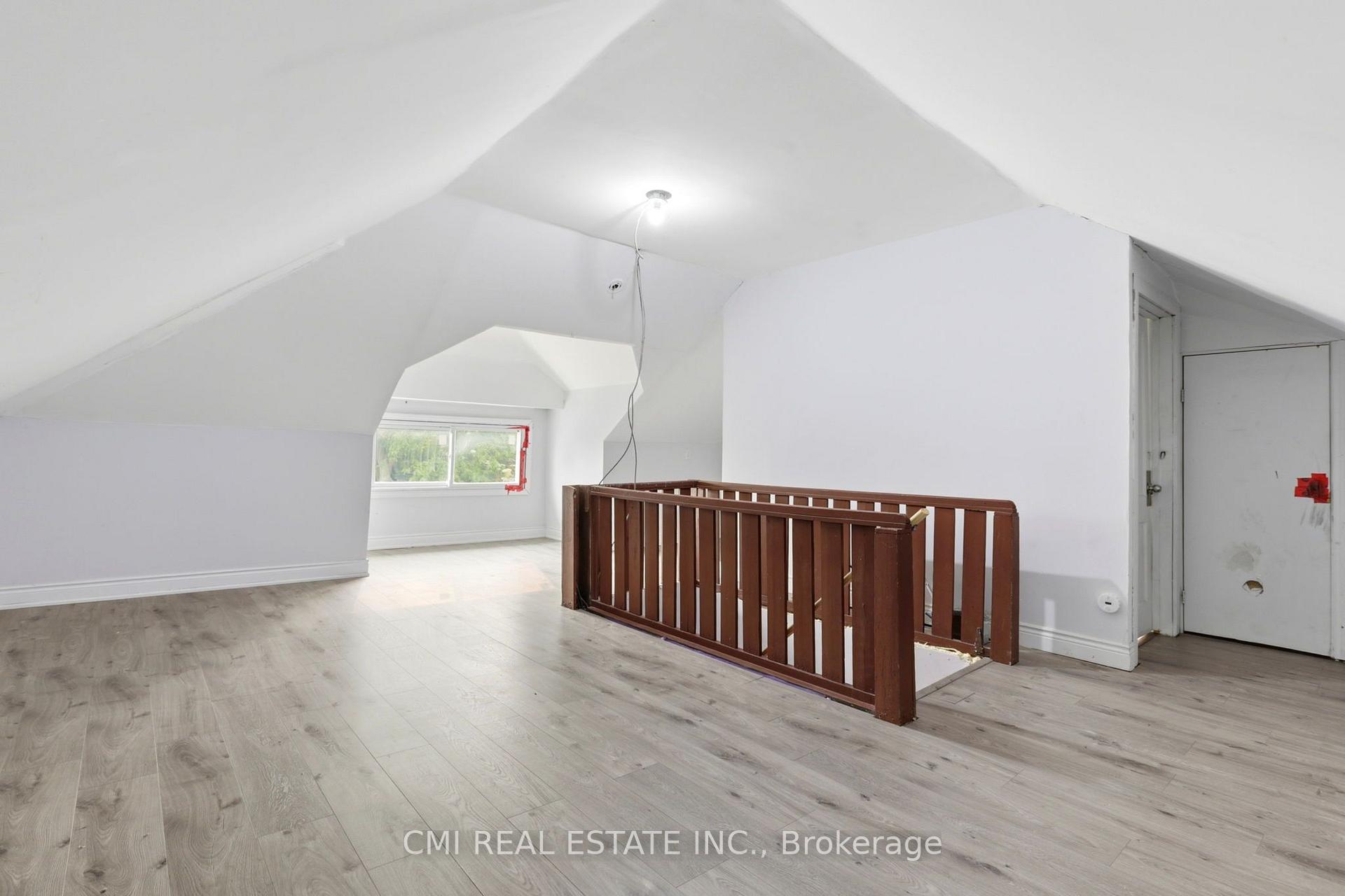 Photo 34 of 255 Hall Avenue, Windsor, Walkerville — HOMEH