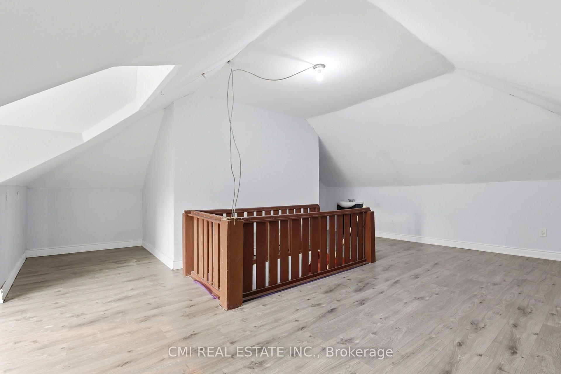 Photo 35 of 255 Hall Avenue, Windsor, Walkerville — HOMEH