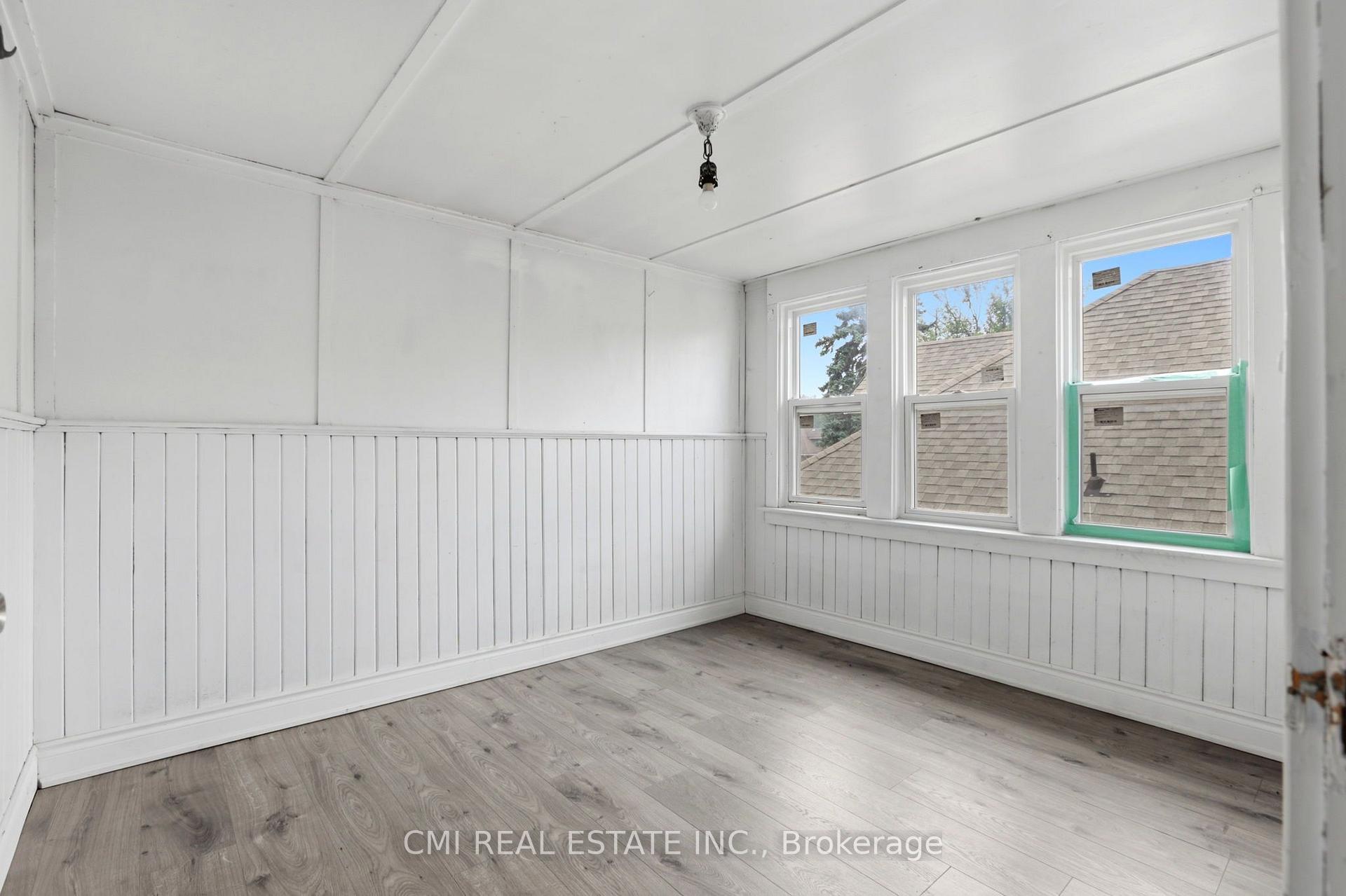 Photo 36 of 255 Hall Avenue, Windsor, Walkerville — HOMEH