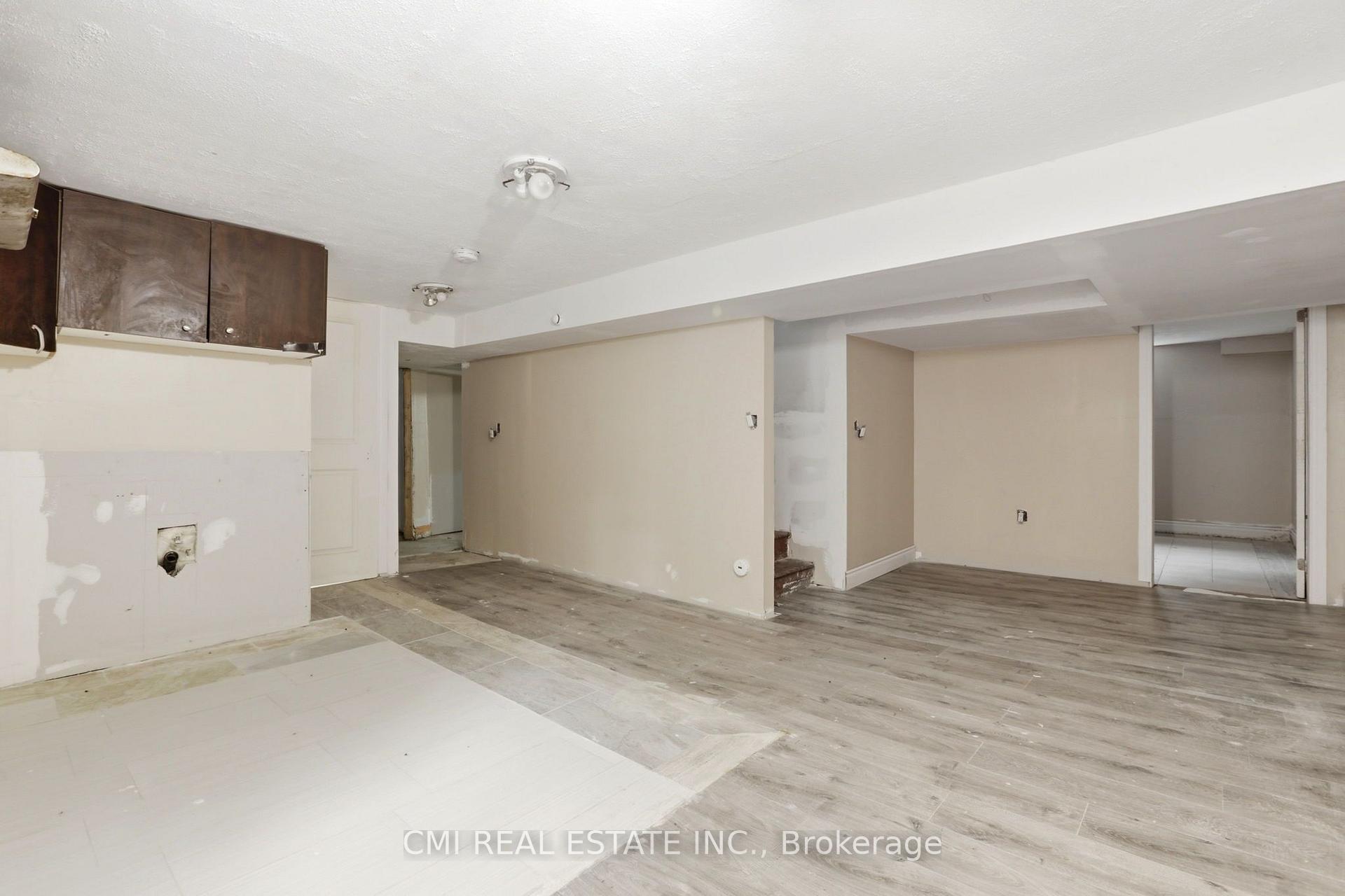 Photo 40 of 255 Hall Avenue, Windsor, Walkerville — HOMEH