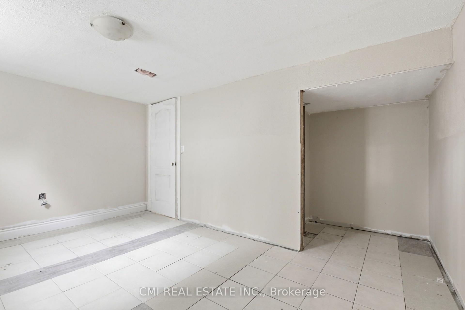 Photo 42 of 255 Hall Avenue, Windsor, Walkerville — HOMEH