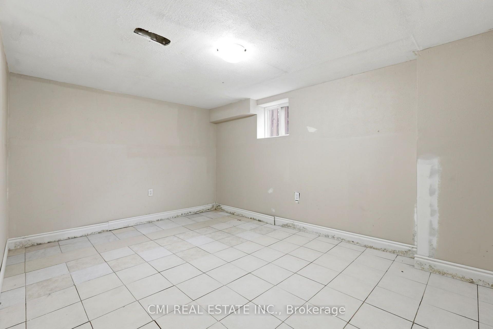 Photo 45 of 255 Hall Avenue, Windsor, Walkerville — HOMEH