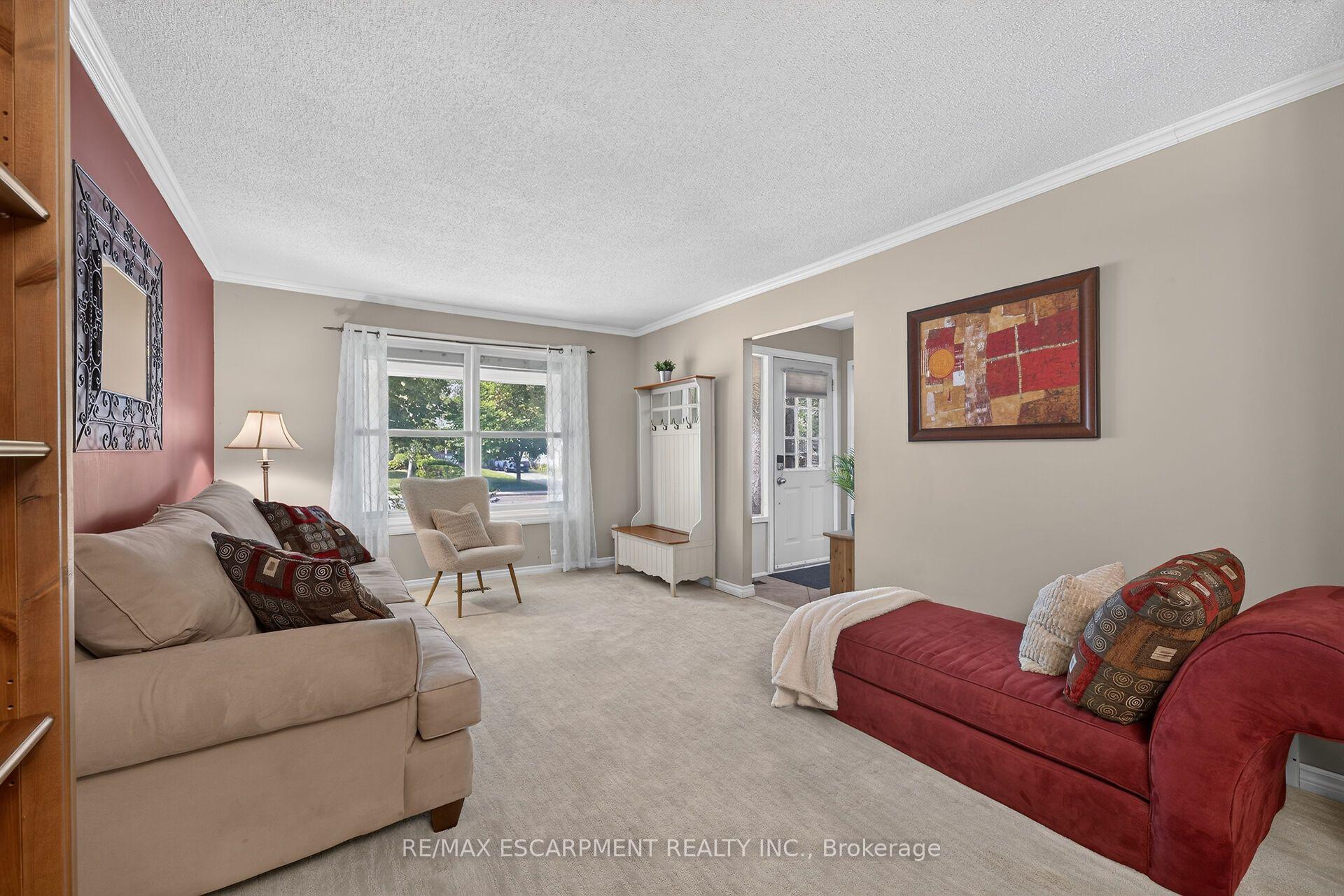 Photo 5 of 127 Wendover Drive, Hamilton, Fessenden — HOMEH