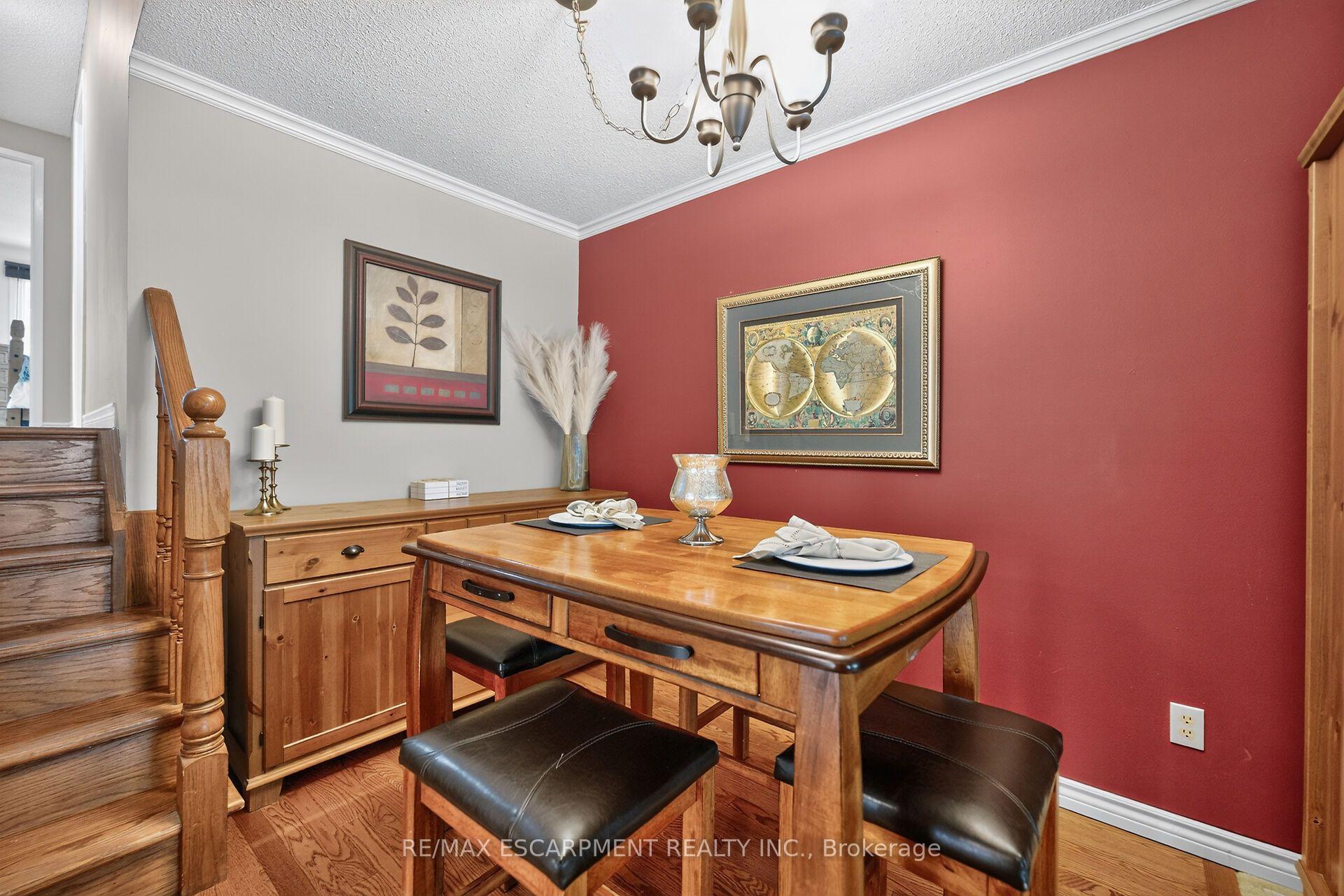 Photo 9 of 127 Wendover Drive, Hamilton, Fessenden — HOMEH