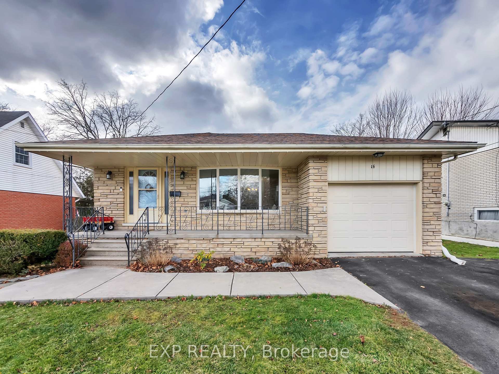 Photo 6 of 16 Applewood Drive, Belleville, Belleville Ward — HOMEH