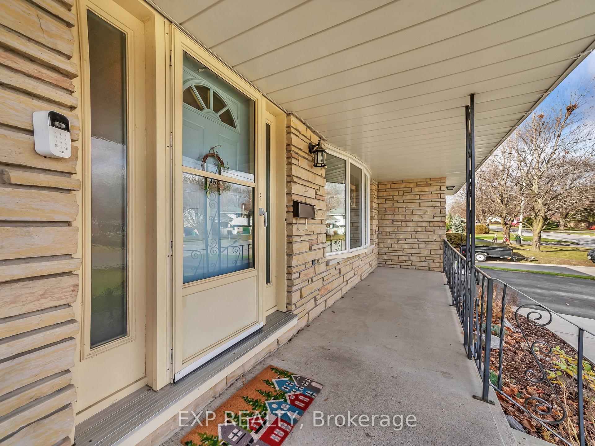 Photo 8 of 16 Applewood Drive, Belleville, Belleville Ward — HOMEH