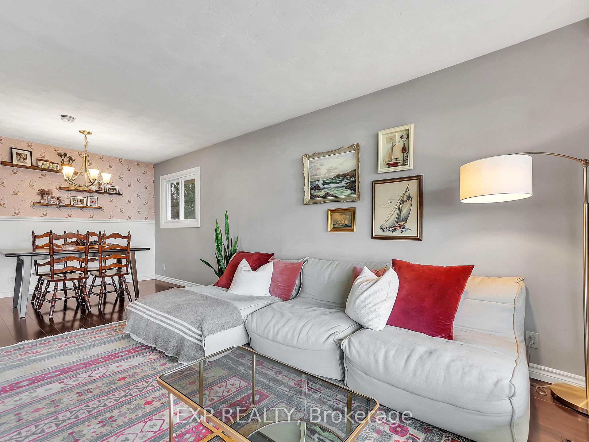 Photo 12 of 16 Applewood Drive, Belleville, Belleville Ward — HOMEH