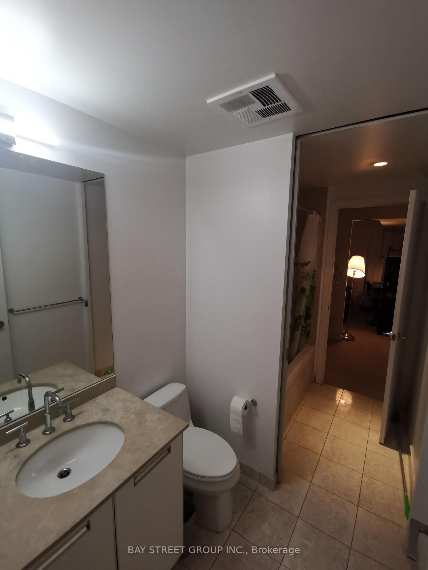 Photo 13 of Unit 2405, 33 Charles Street E, Toronto, Church-Yonge Corridor — HOMEH