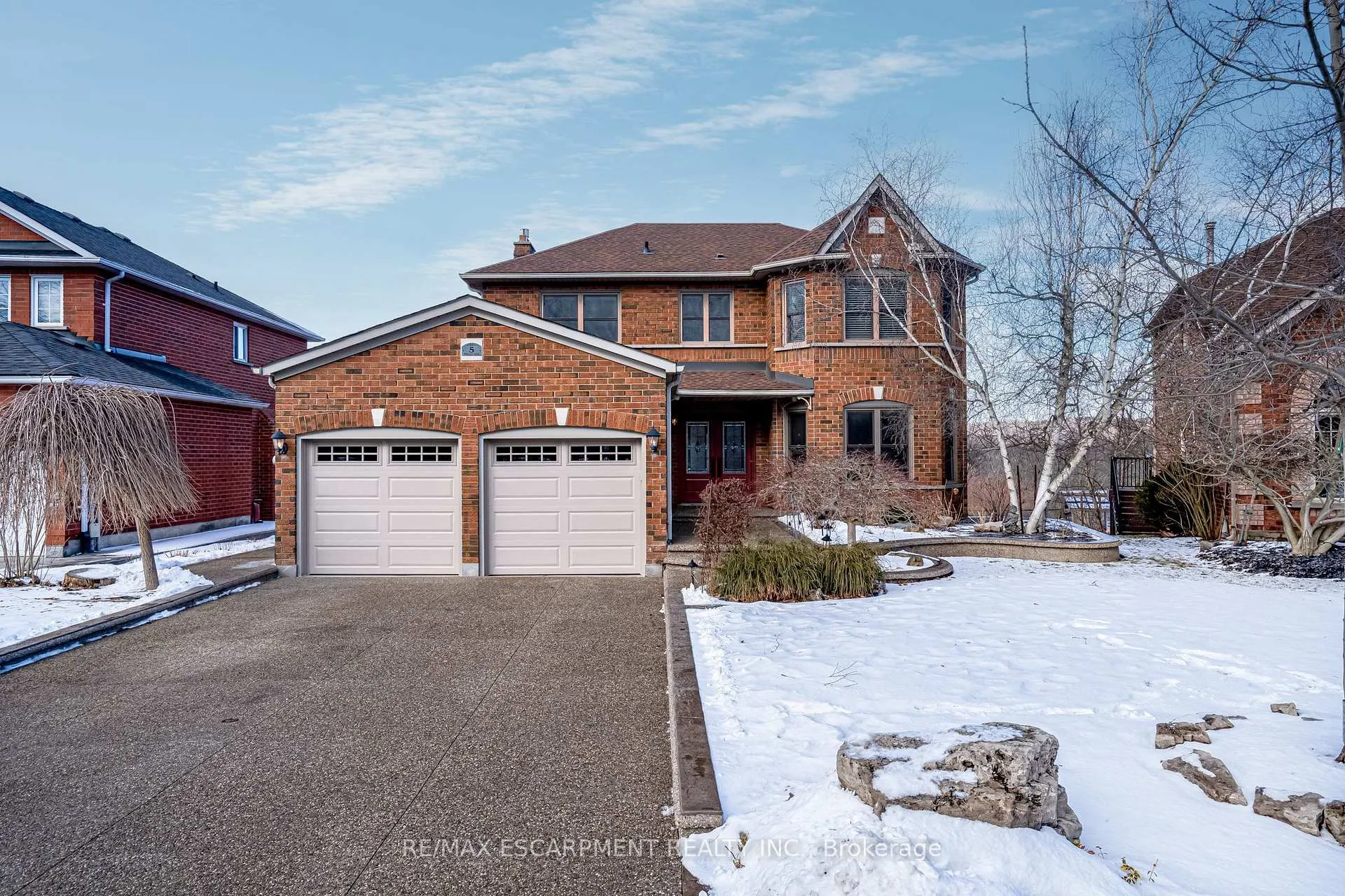 Photo 1 of 5 Broad Oak Court, Hamilton, Dundas — HOMEH