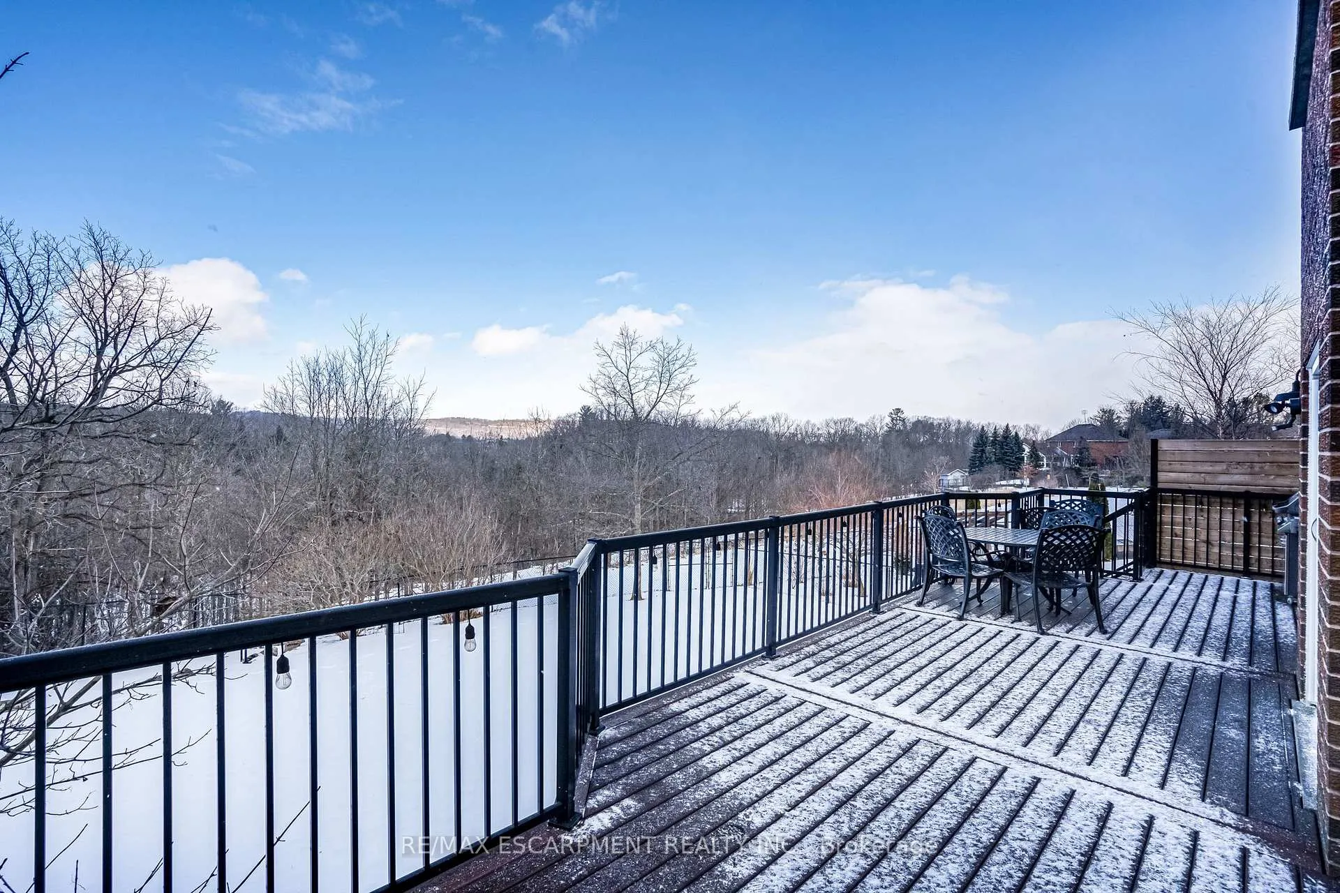 Photo 2 of 5 Broad Oak Court, Hamilton, Dundas — HOMEH