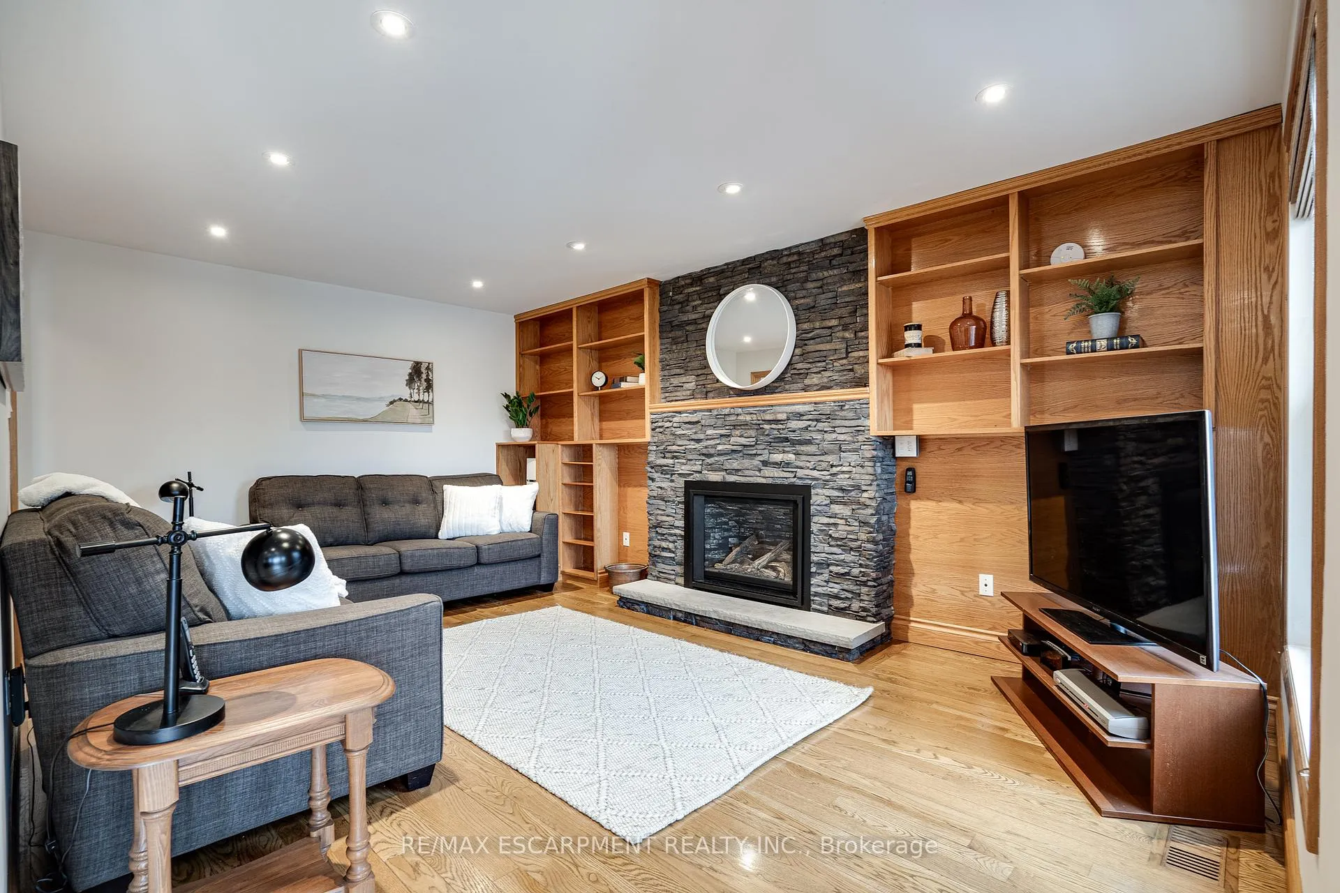 Photo 10 of 5 Broad Oak Court, Hamilton, Dundas — HOMEH