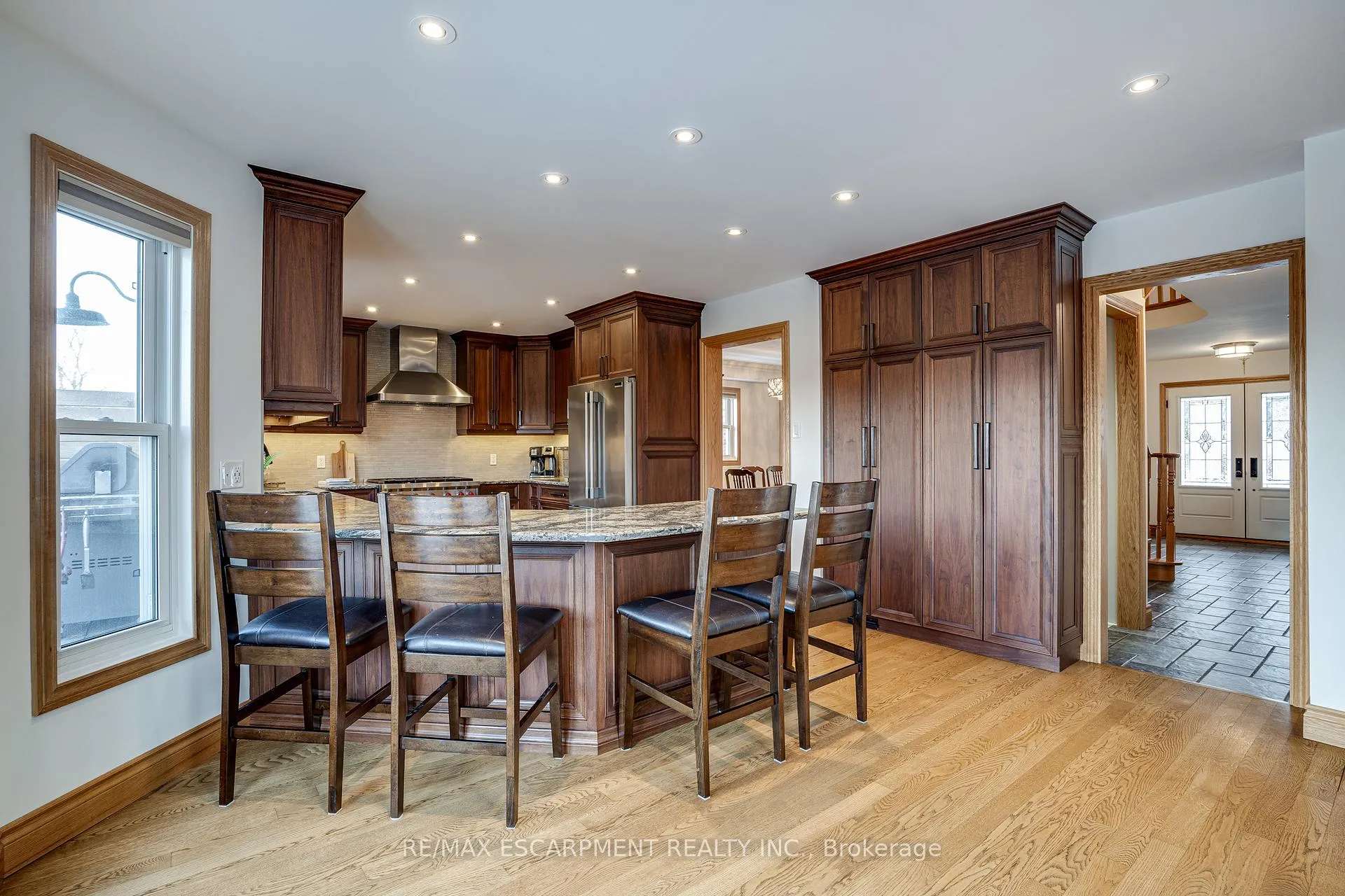 Photo 13 of 5 Broad Oak Court, Hamilton, Dundas — HOMEH