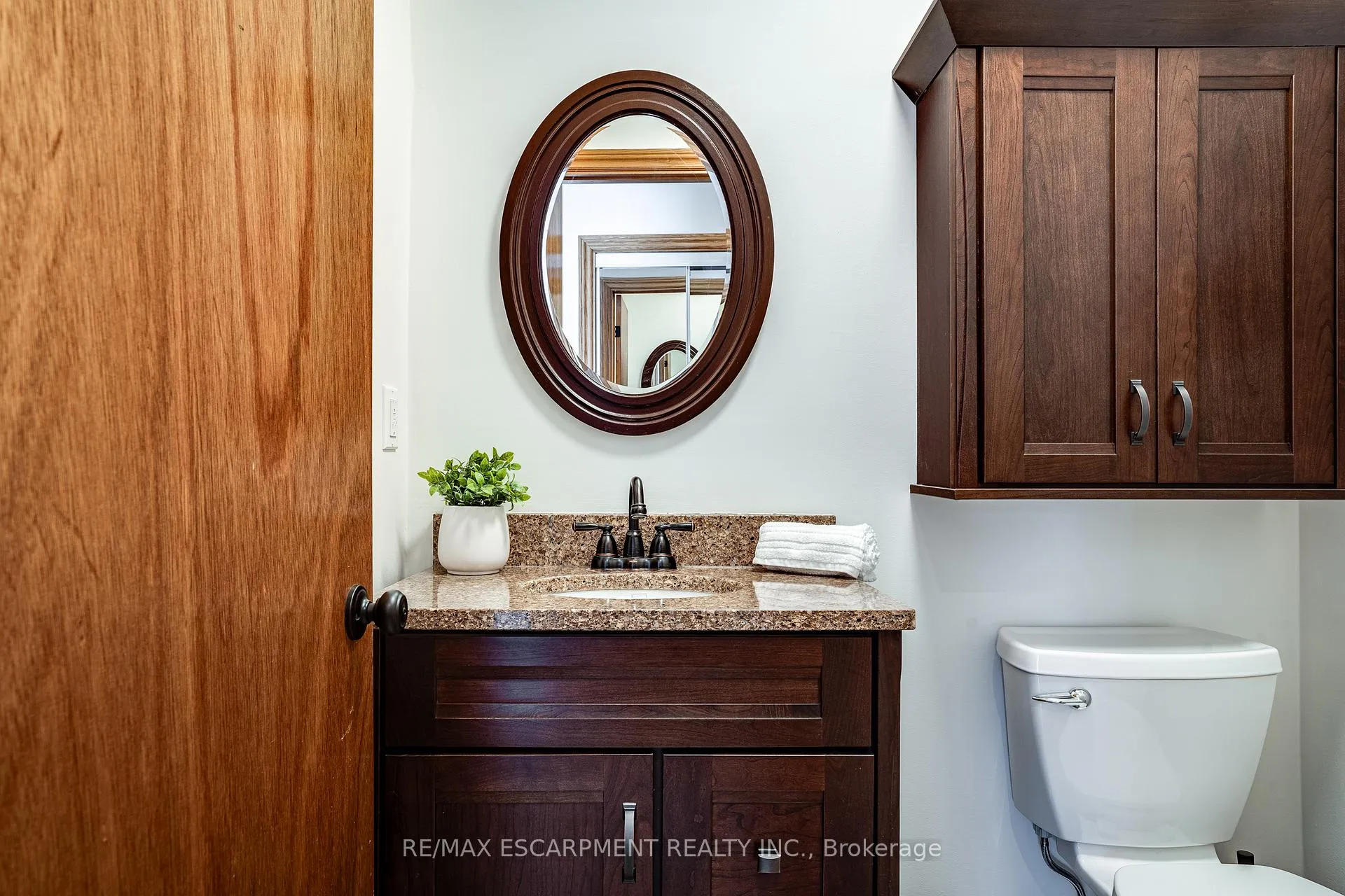Photo 18 of 5 Broad Oak Court, Hamilton, Dundas — HOMEH