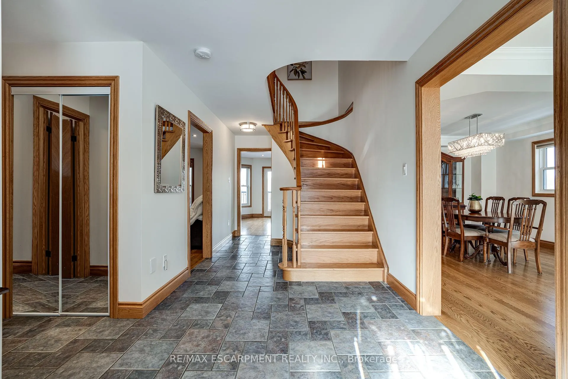 Photo 20 of 5 Broad Oak Court, Hamilton, Dundas — HOMEH