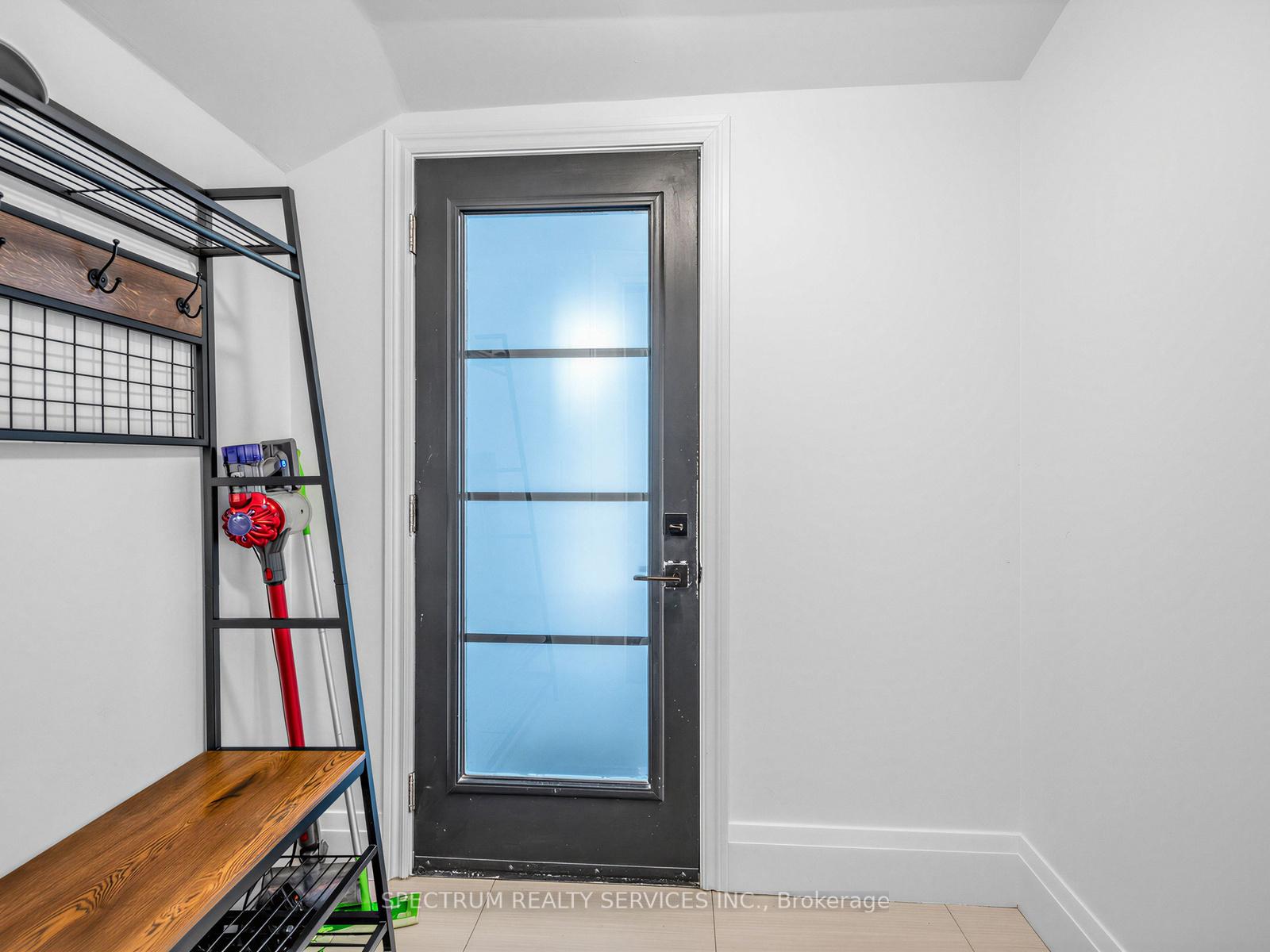 Photo 2 of 29 Raglan Avenue, Toronto, Humewood-Cedarvale — HOMEH