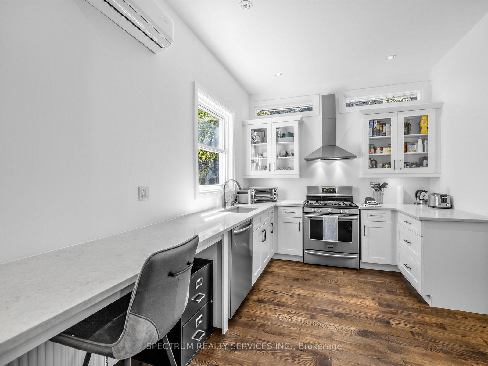 Photo 3 of 29 Raglan Avenue, Toronto, Humewood-Cedarvale — HOMEH