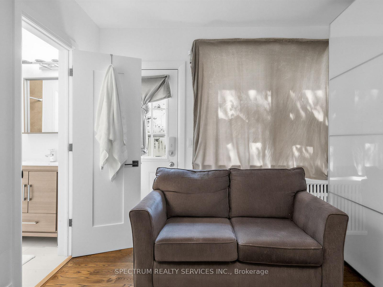 Photo 11 of 29 Raglan Avenue, Toronto, Humewood-Cedarvale — HOMEH