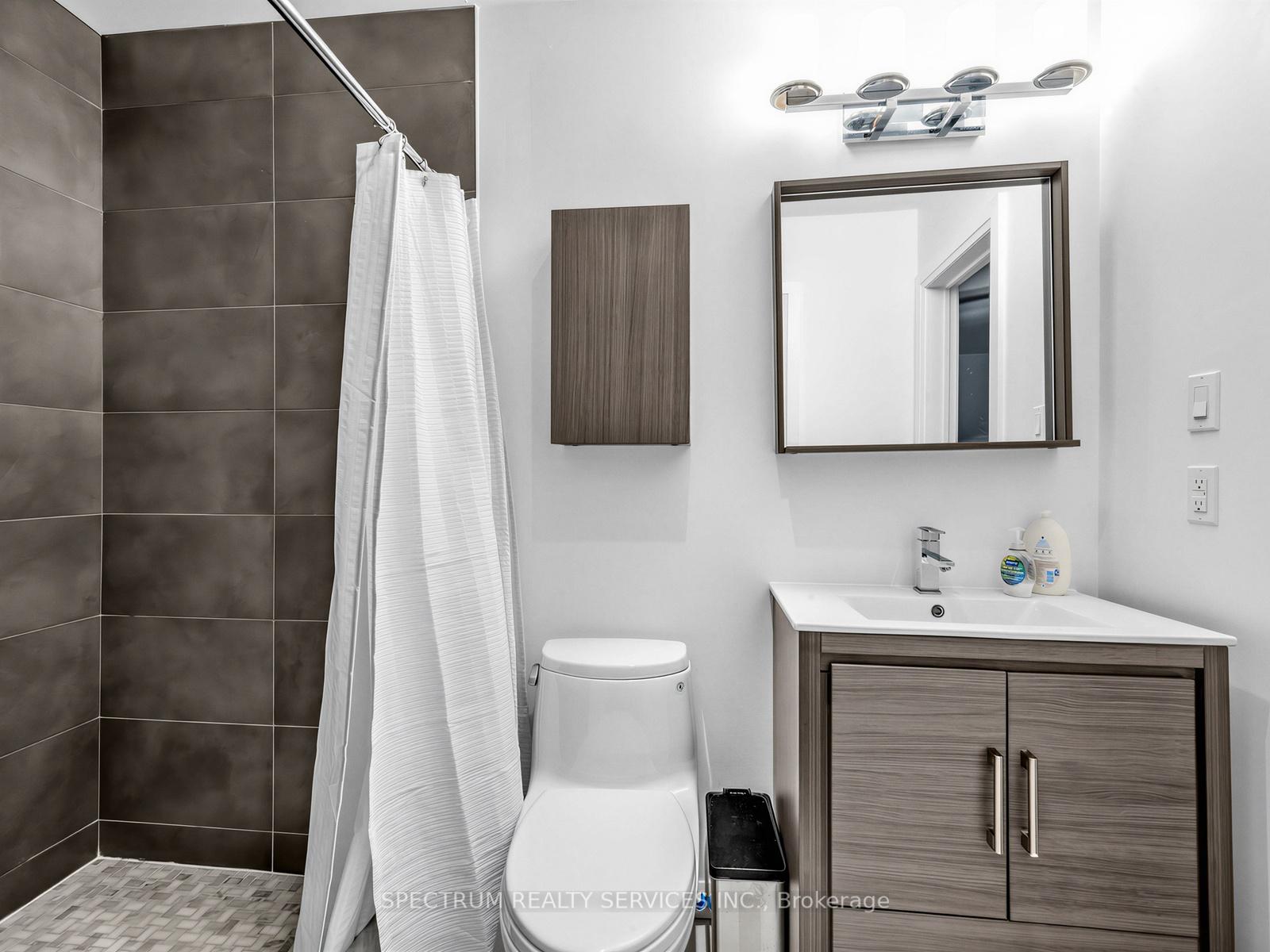 Photo 15 of 29 Raglan Avenue, Toronto, Humewood-Cedarvale — HOMEH