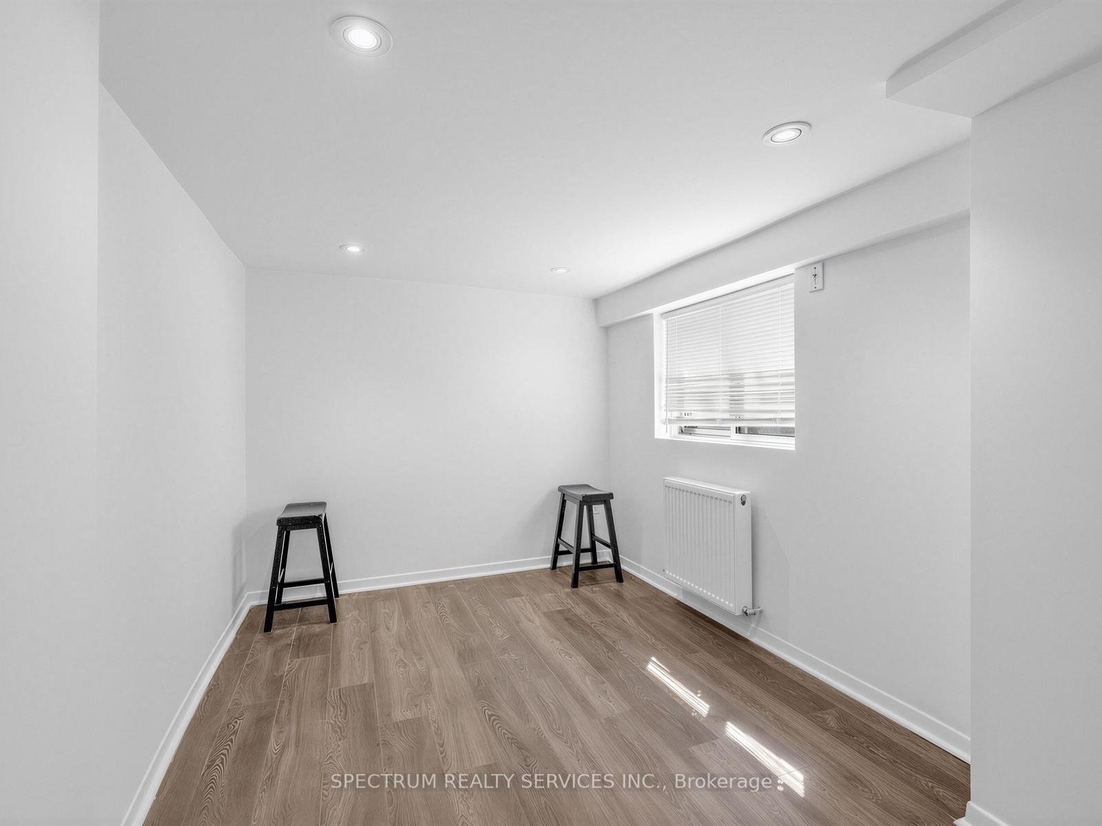 Photo 18 of 29 Raglan Avenue, Toronto, Humewood-Cedarvale — HOMEH