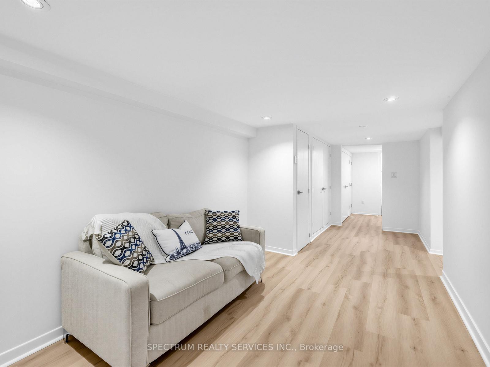 Photo 21 of 29 Raglan Avenue, Toronto, Humewood-Cedarvale — HOMEH
