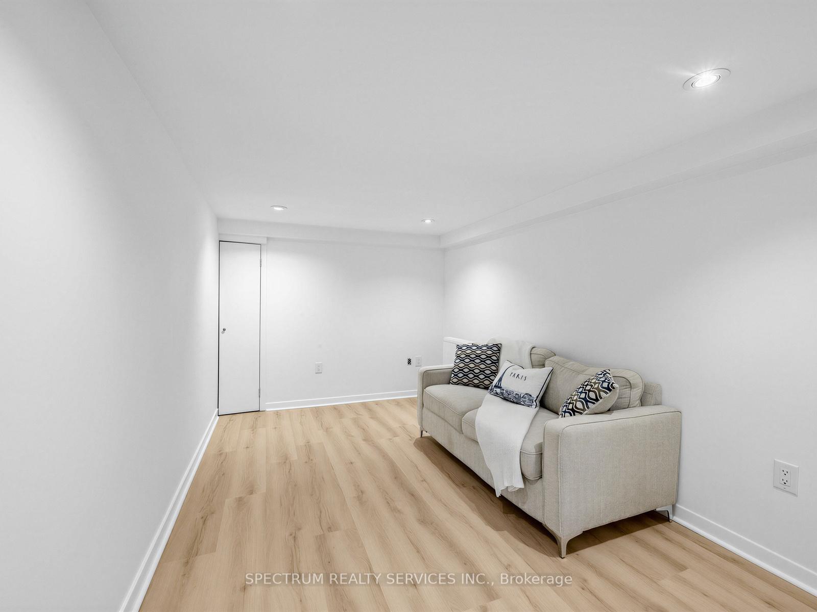 Photo 22 of 29 Raglan Avenue, Toronto, Humewood-Cedarvale — HOMEH