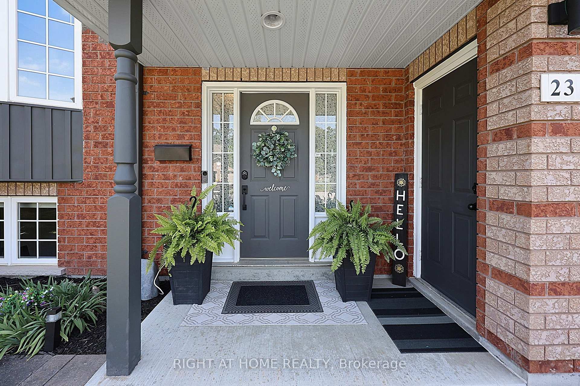 Photo 4 of 23 Osprey Ridge Road, Barrie, Little Lake — HOMEH