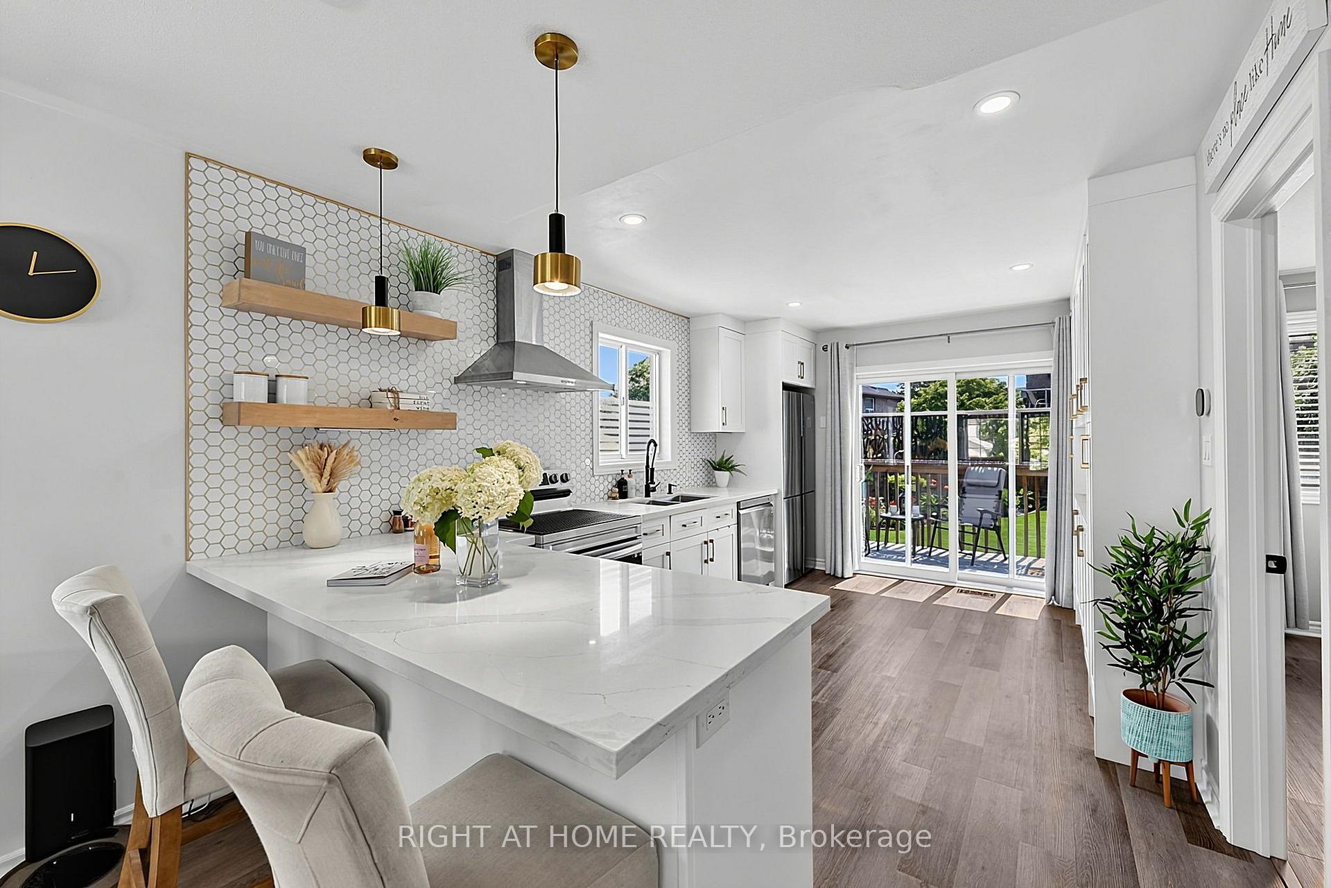 Photo 9 of 23 Osprey Ridge Road, Barrie, Little Lake — HOMEH